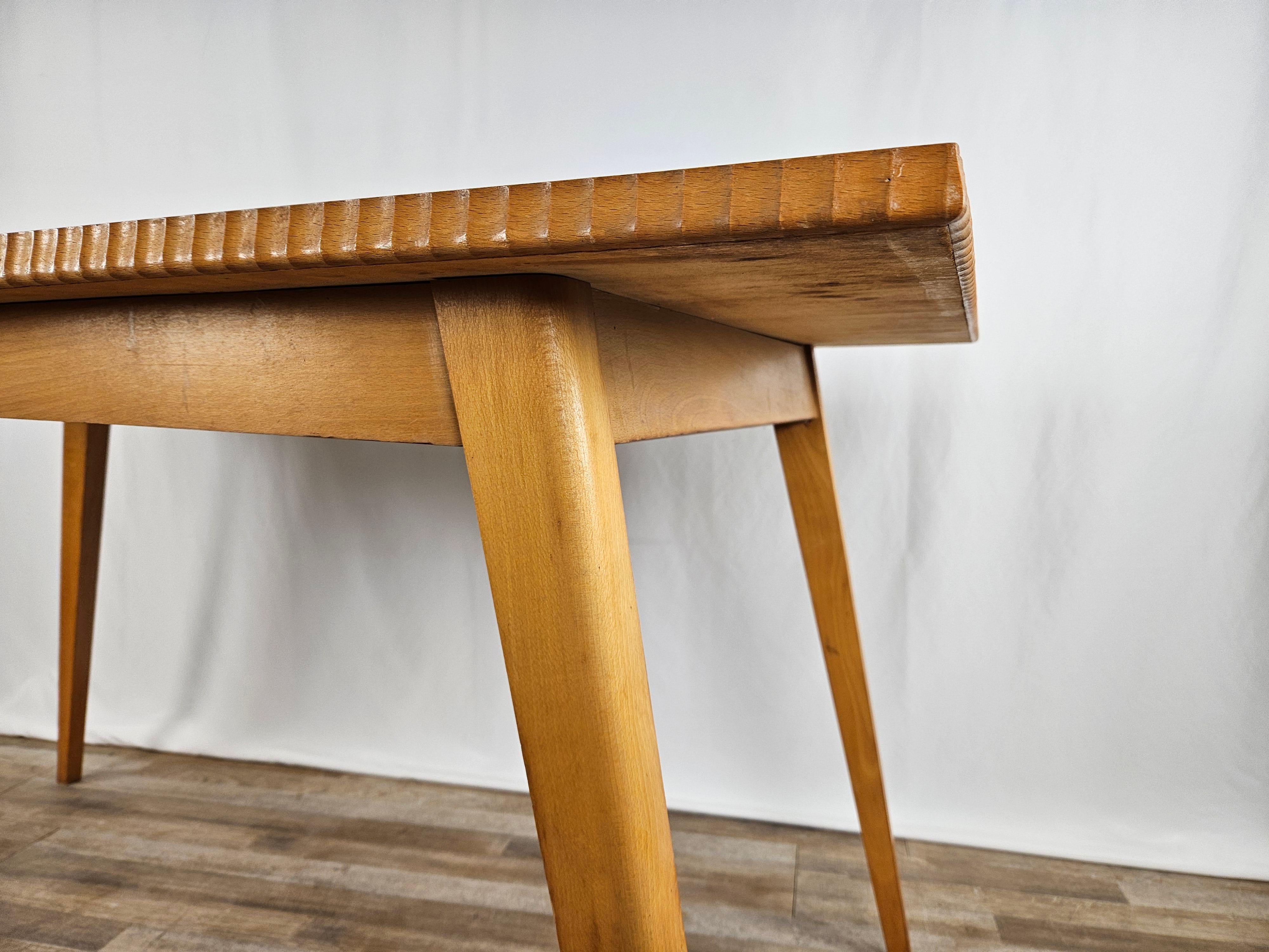 Maple dining table with carved edge 1950s For Sale 12