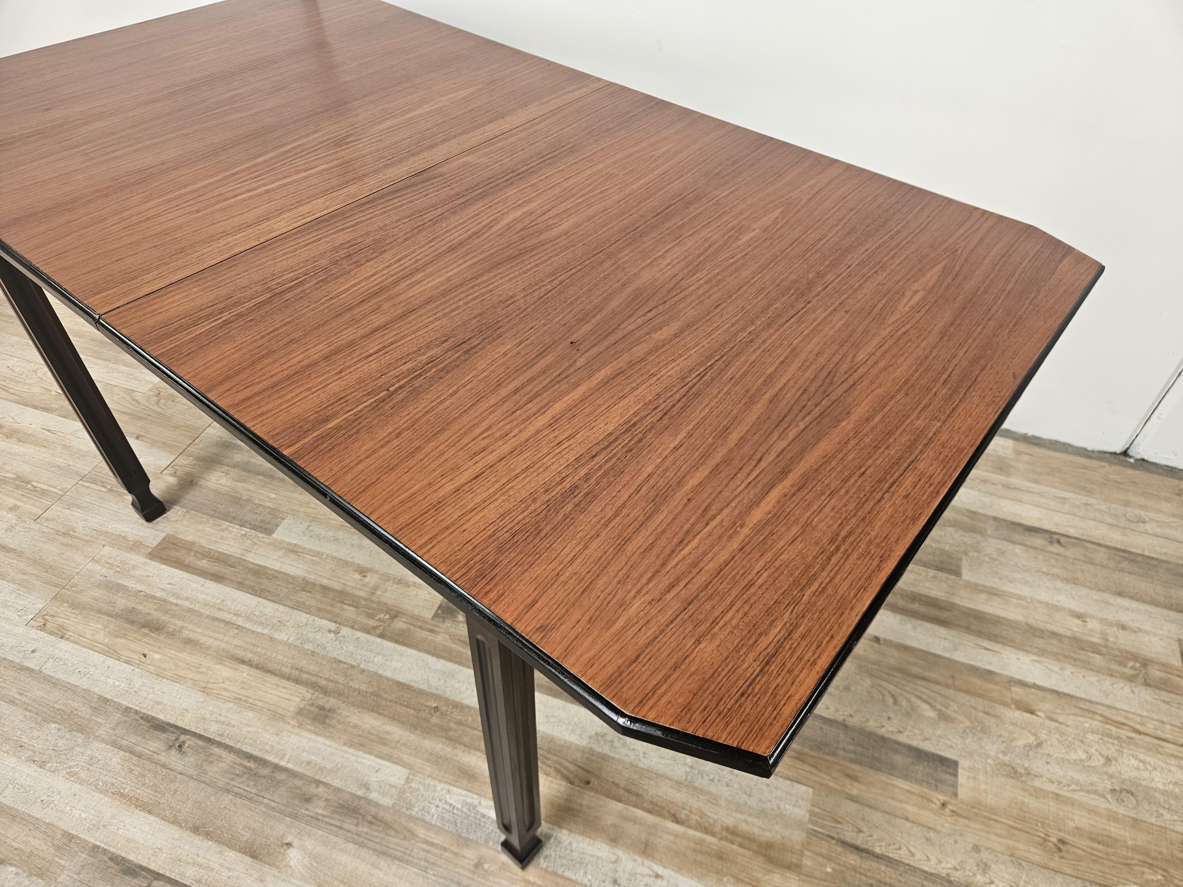 Mid-Century Modern Tavolo da pranzo in noce allungabile anni '70 en vente
