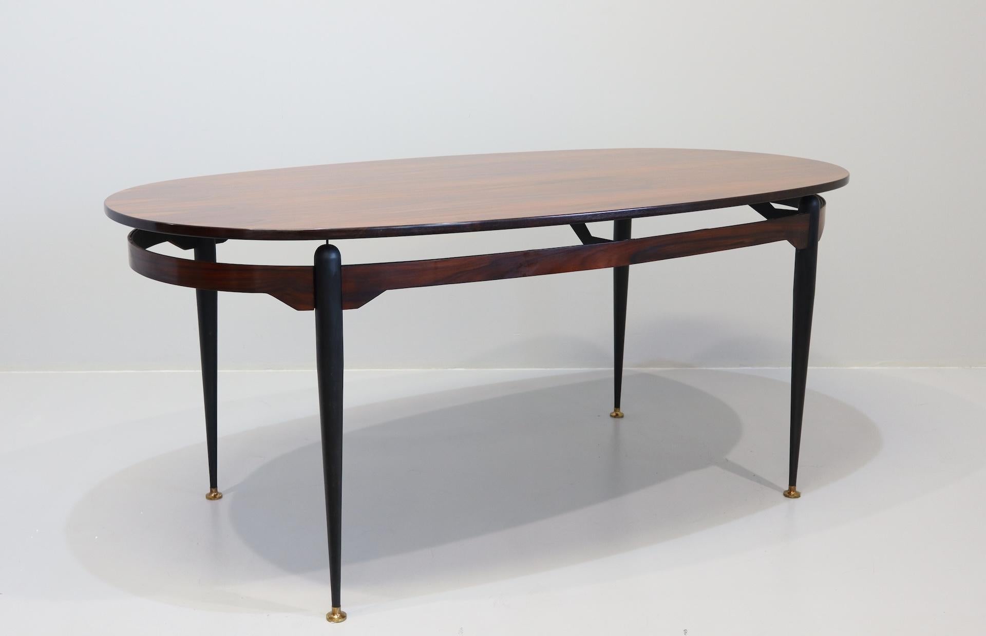 Italian Dining Table  Designer Silvio Cavatorta For Sale 4