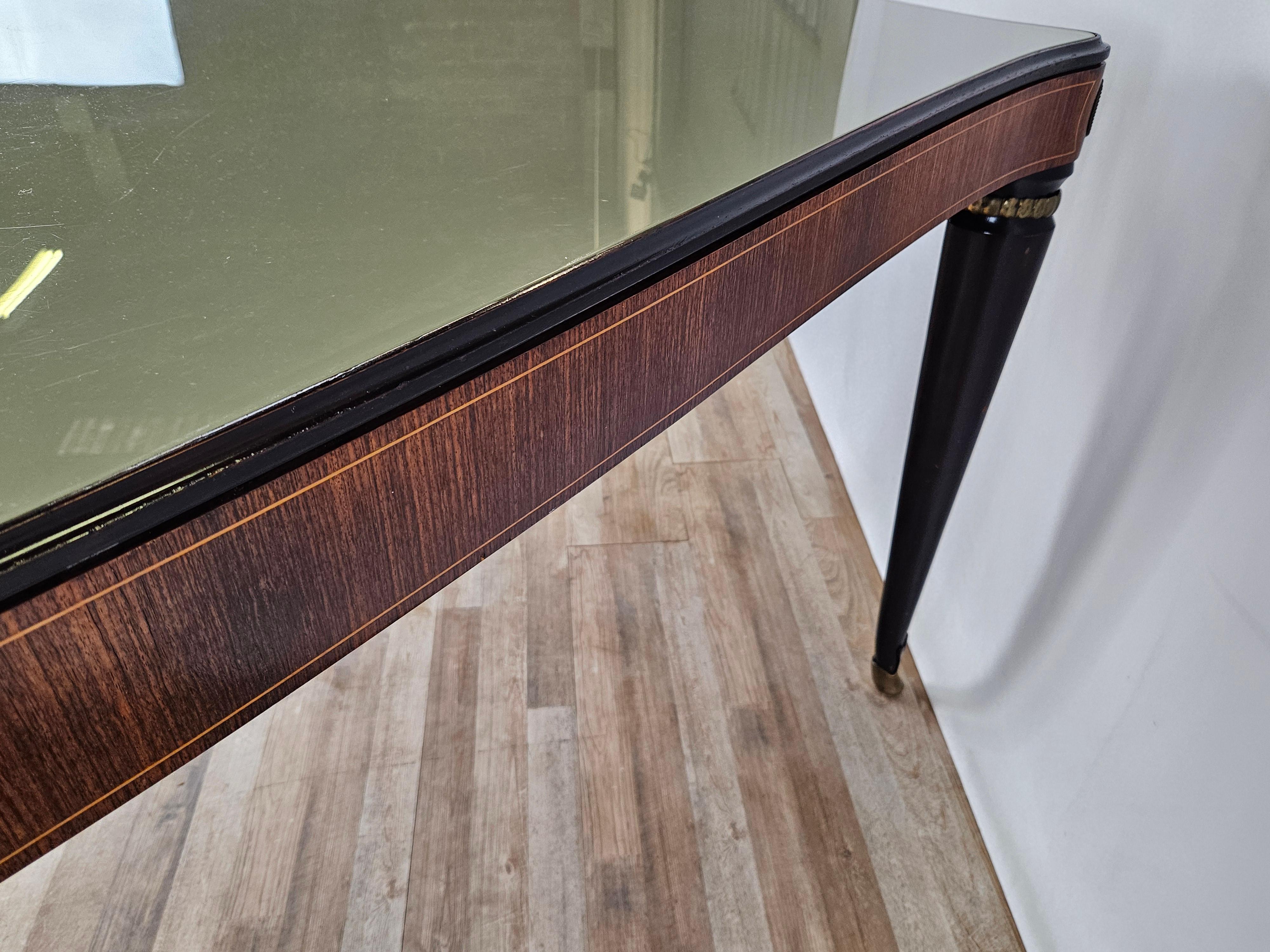 Mid century mahogany dining table with glass top In Good Condition For Sale In Premariacco, IT
