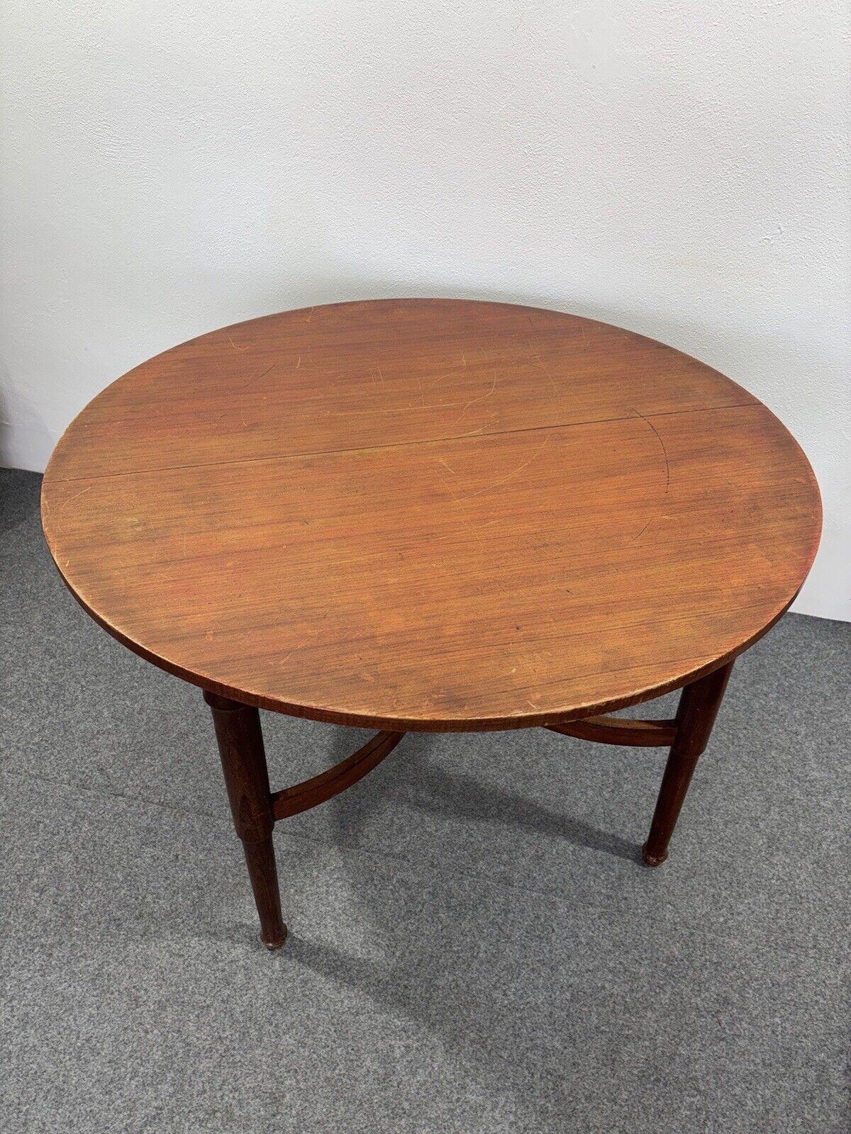 Late 20th Century Extendable oval teak dining table Modern design 1970's For Sale