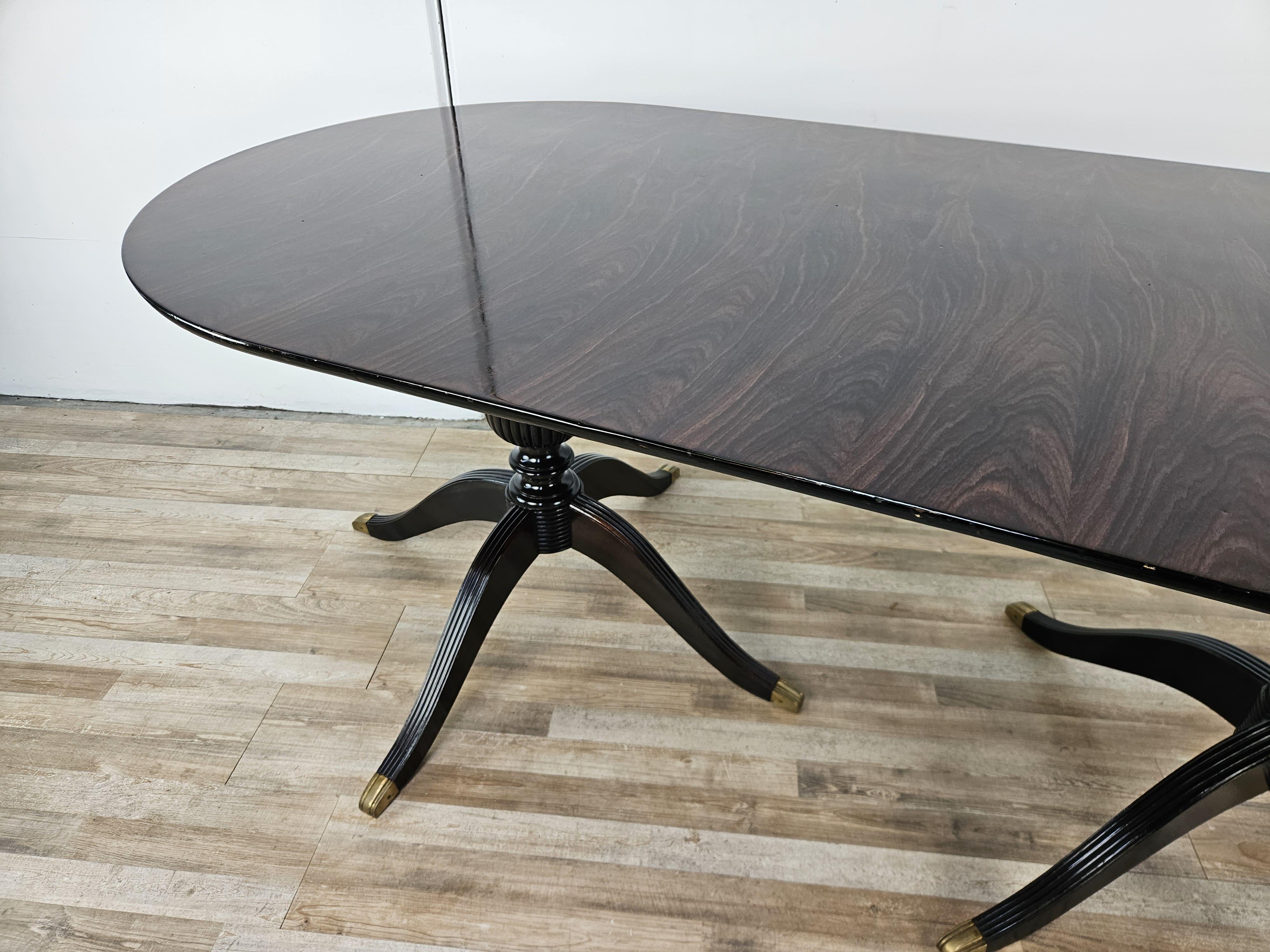 Mesa de comedor ovalada italiana de palisandro y latón de los años 60 Italian en venta