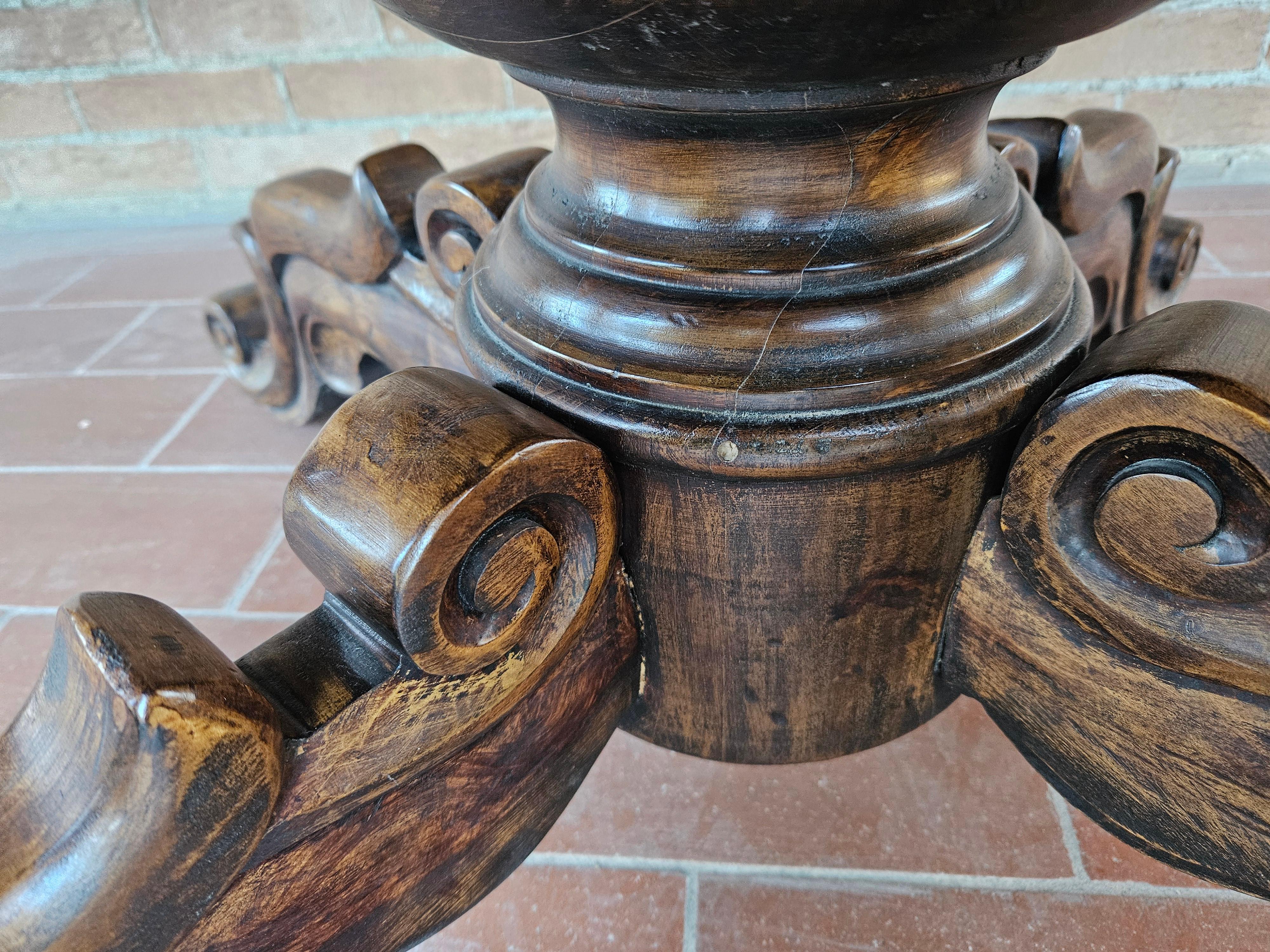 Extendable walnut and burl walnut round dining table 20th century For Sale 5