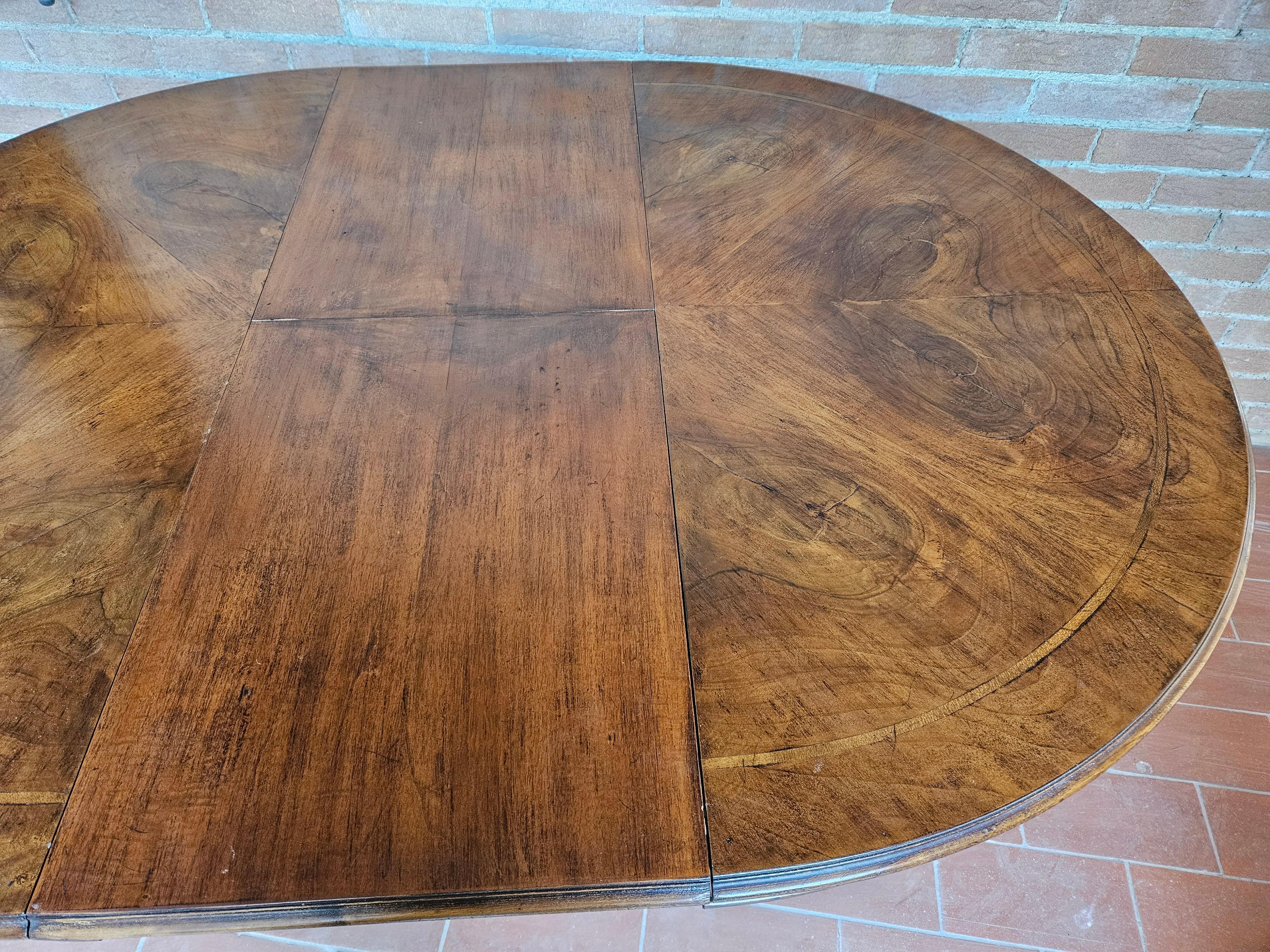 Extendable walnut and burl walnut round dining table 20th century For Sale 10