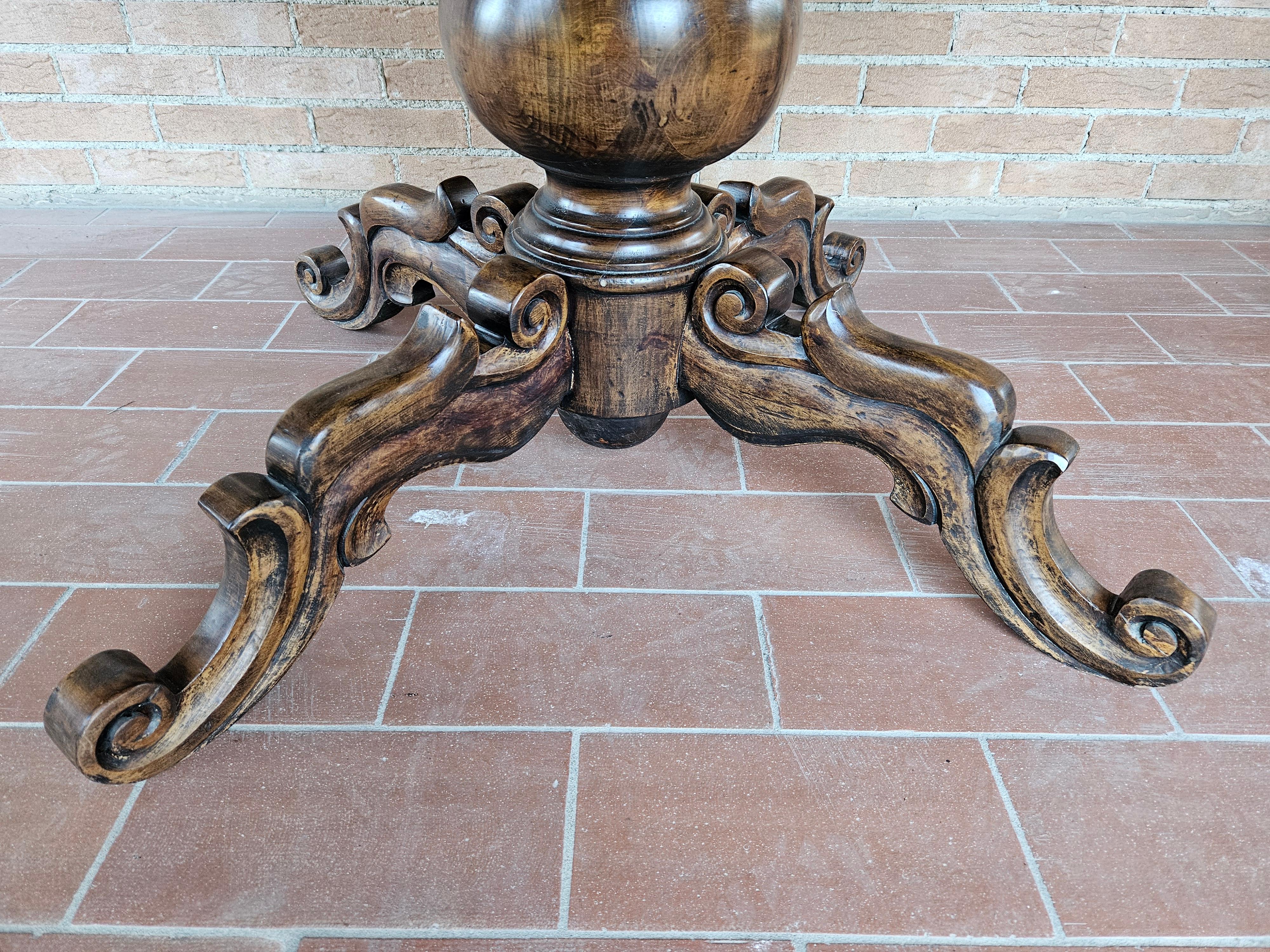 Extendable walnut and burl walnut round dining table 20th century For Sale 2