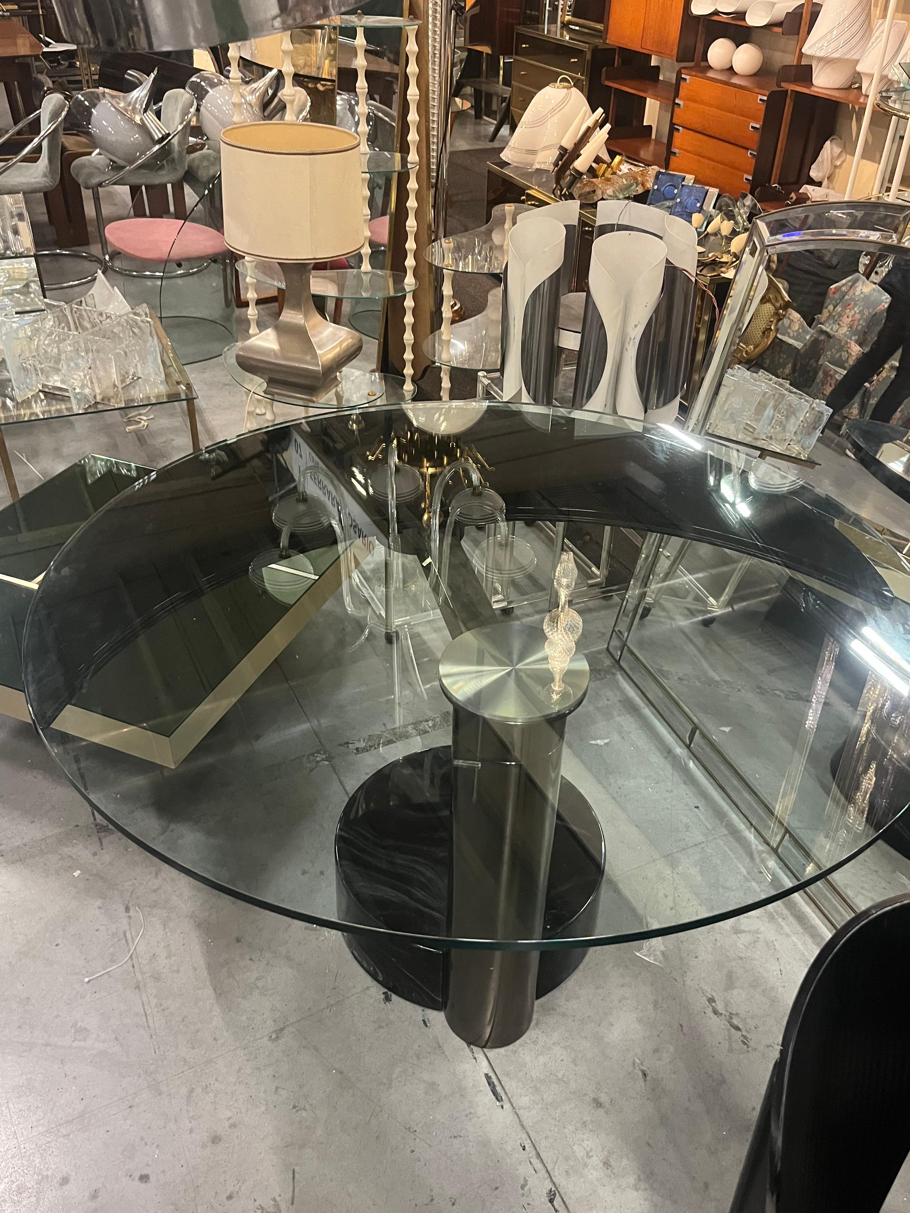 Round dining table with marble base by Mario Mazzer for Zanette 1980s In Excellent Condition For Sale In Catania, IT