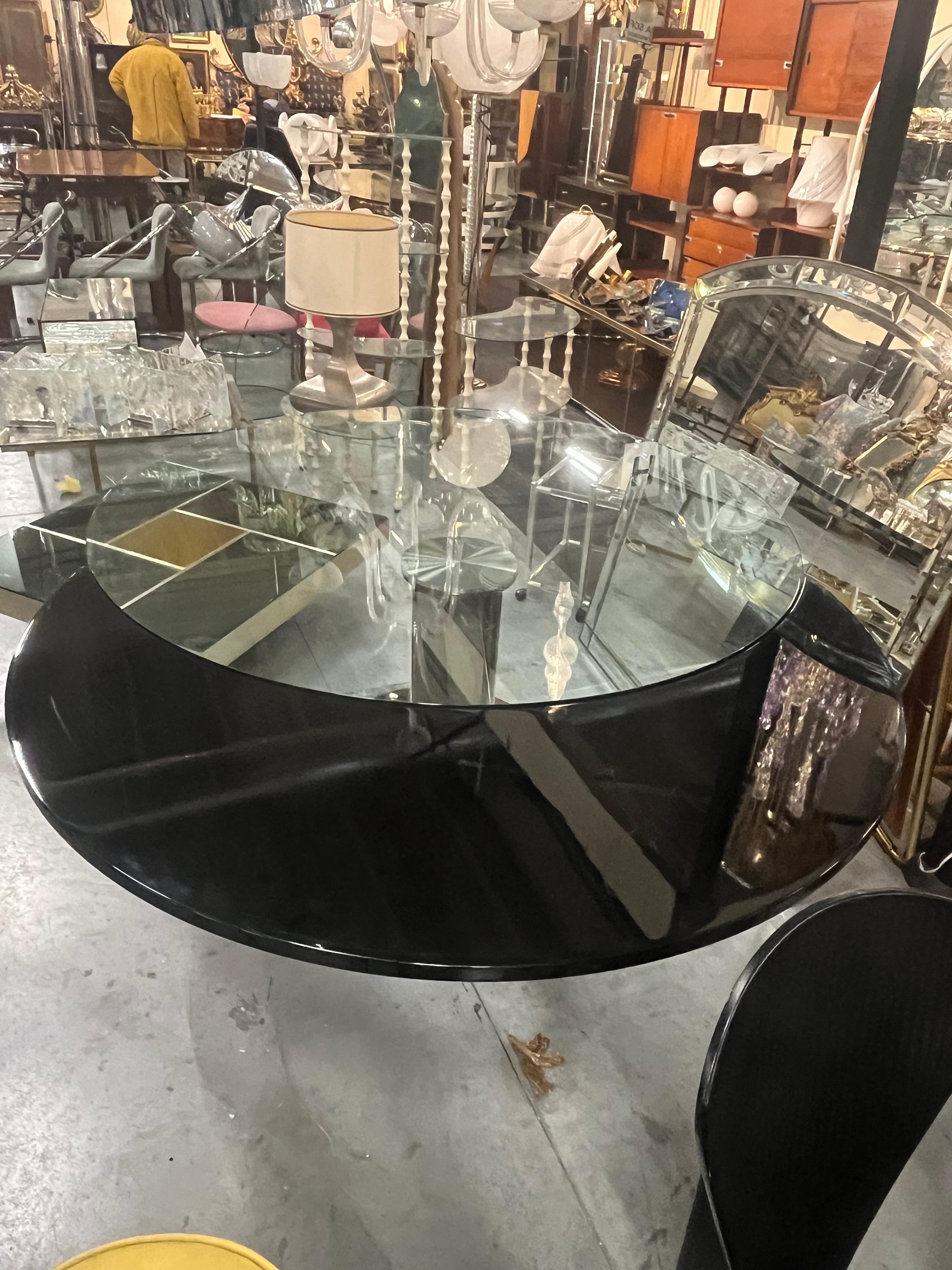 Round dining table with marble base by Mario Mazzer for Zanette 1980s For Sale 1