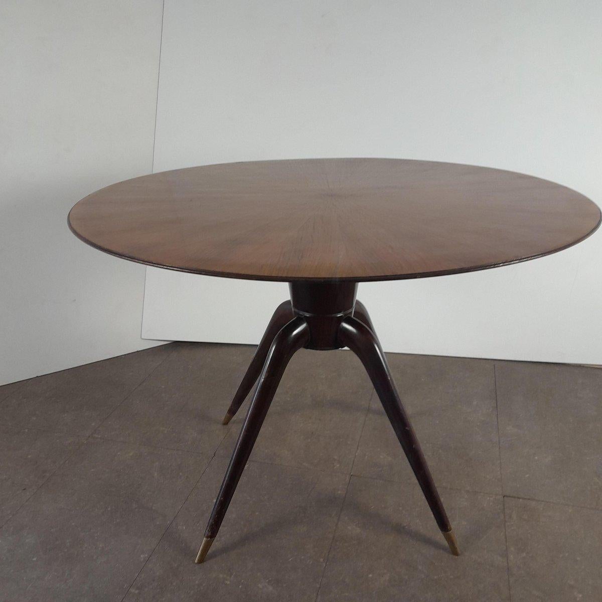 tavolo rotondo anni '50 elegante e raffinato.