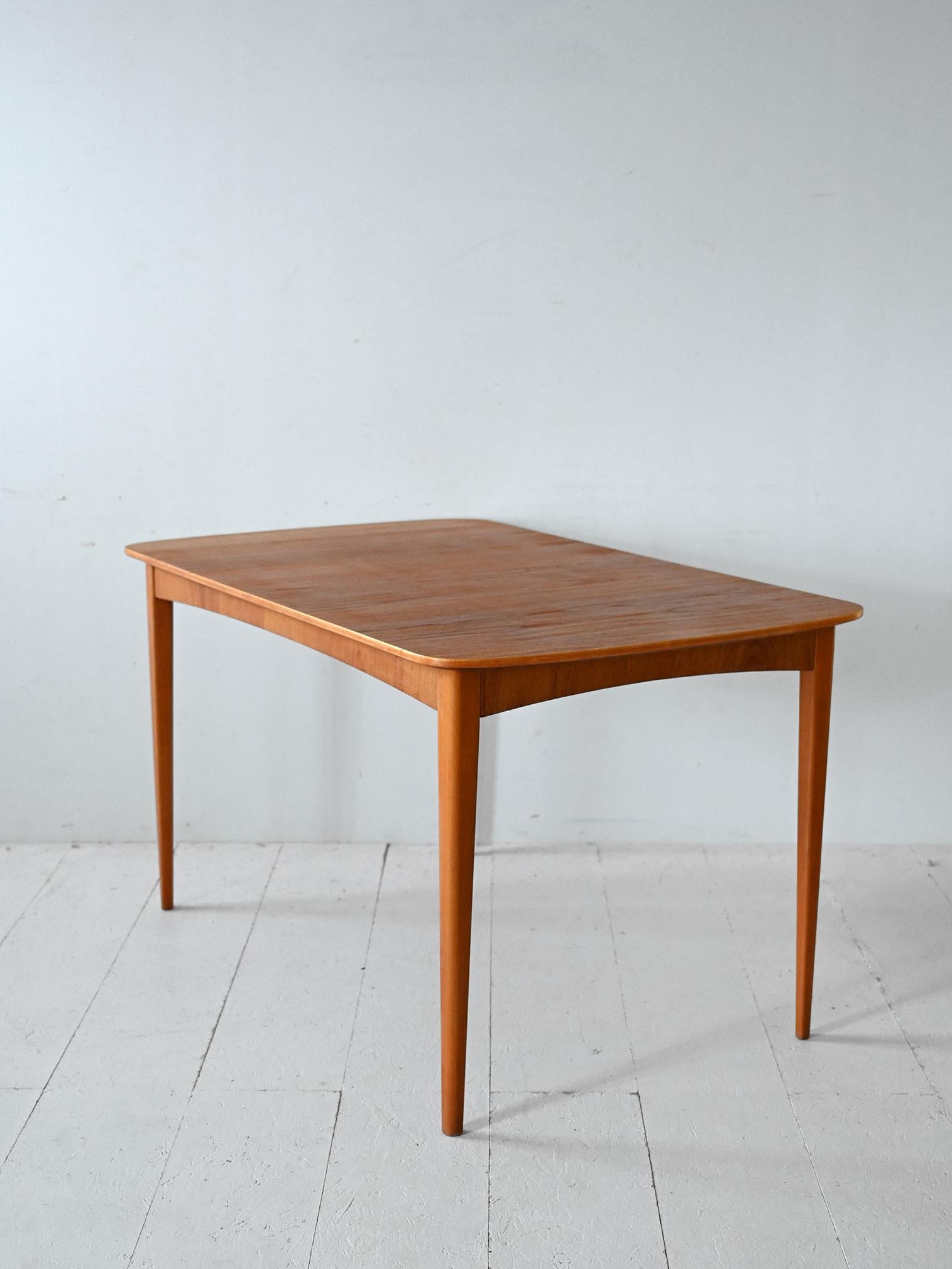 Scandinavian 1950s dining table In Good Condition For Sale In Brescia, IT