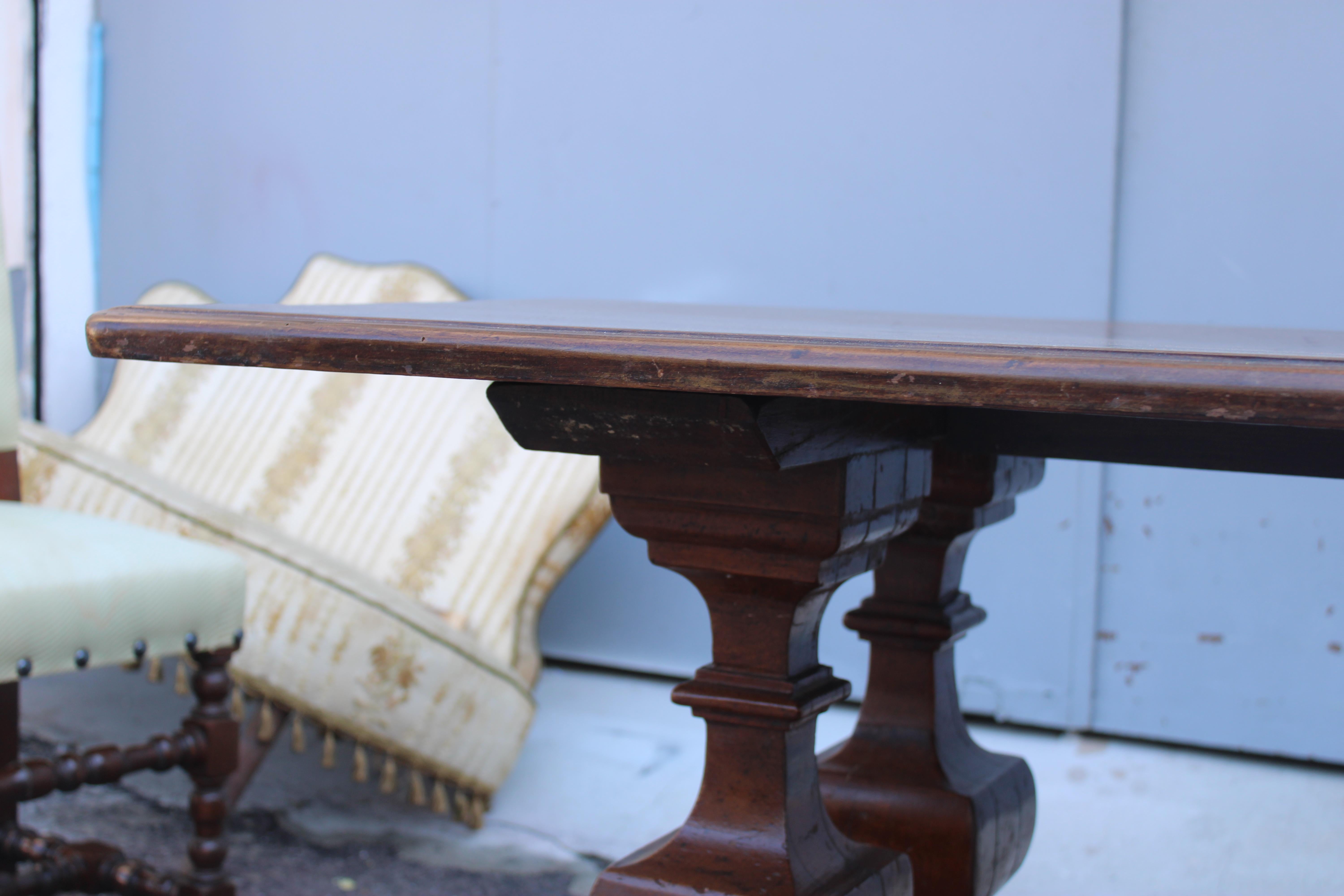 Toscano Fratino table de salle à manger rectangulaire en noyer avec 6 chaises en châtaignier en vente 11