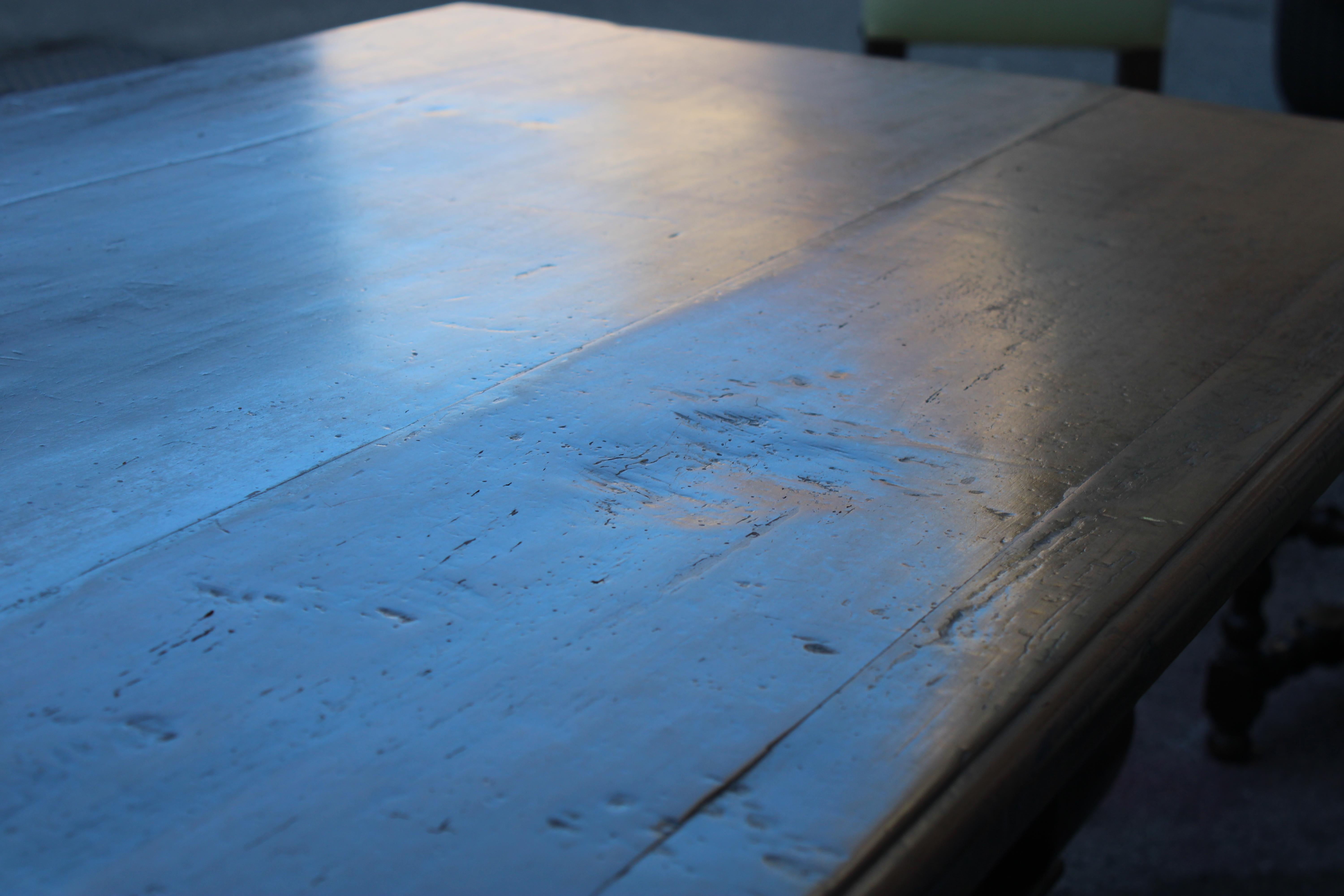 Toscano Fratino table de salle à manger rectangulaire en noyer avec 6 chaises en châtaignier en vente 13