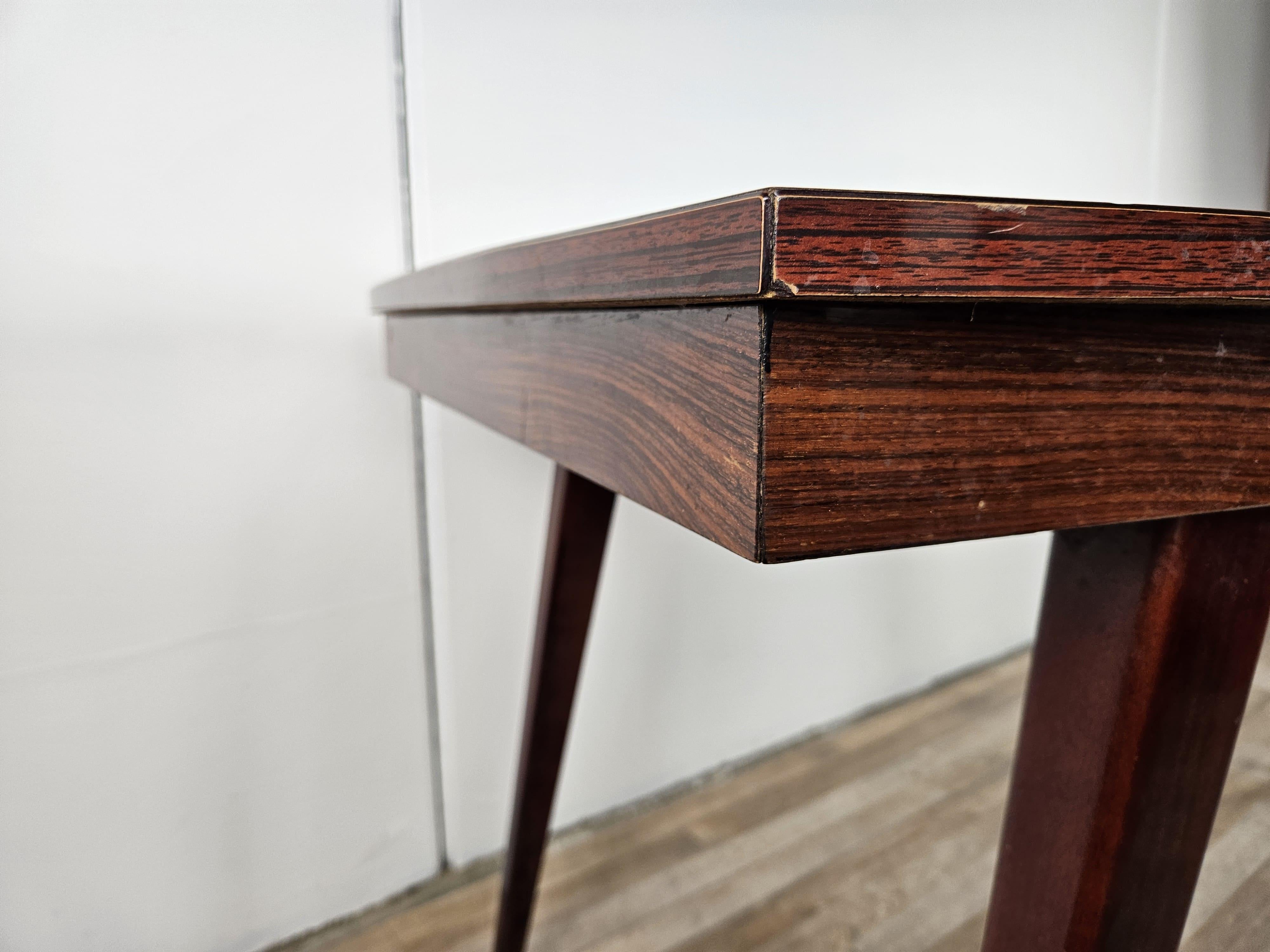 Table de salle à manger vintage en bois de rose stratifié en vente 9