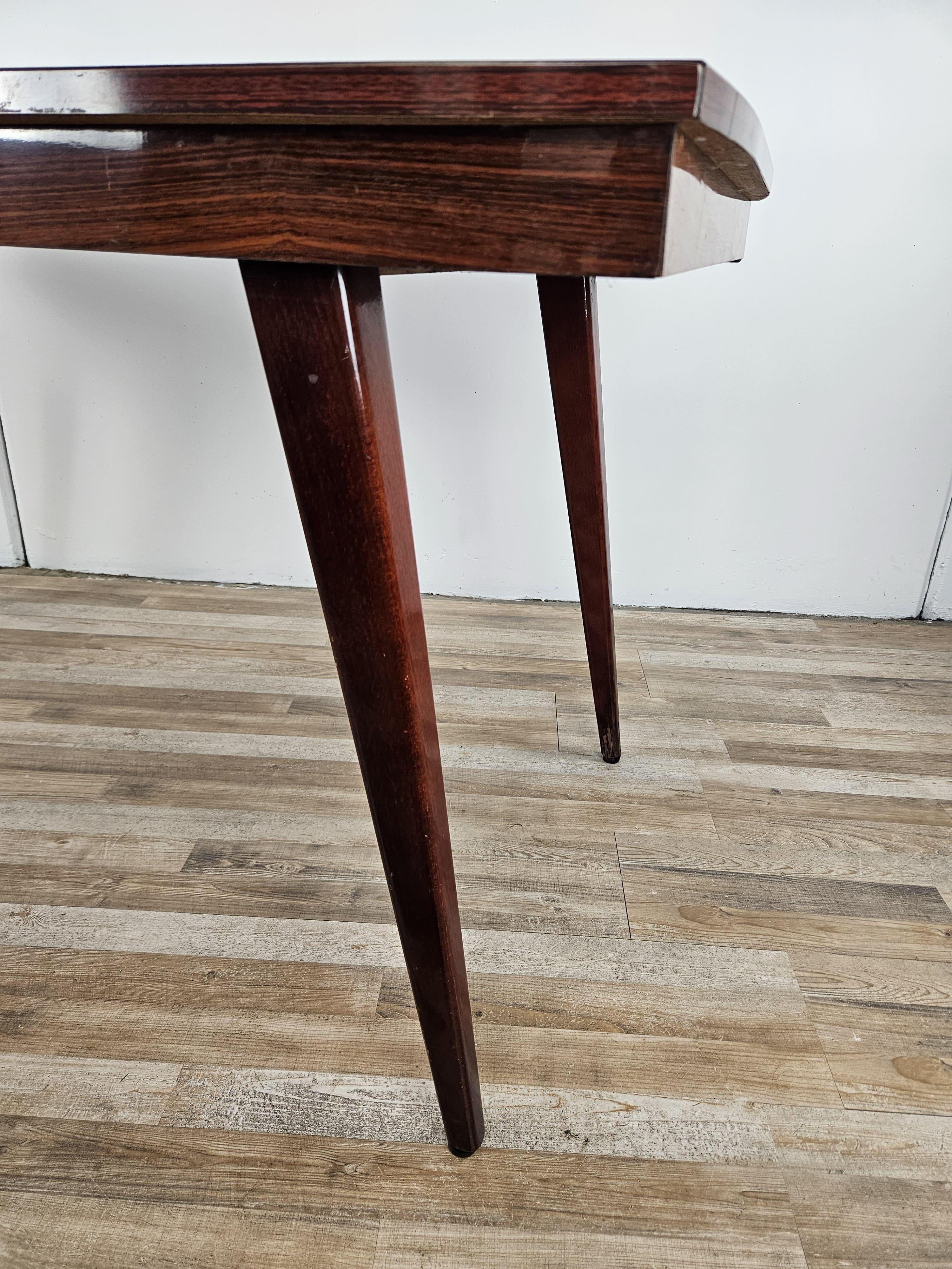 Table de salle à manger vintage en bois de rose stratifié en vente 12