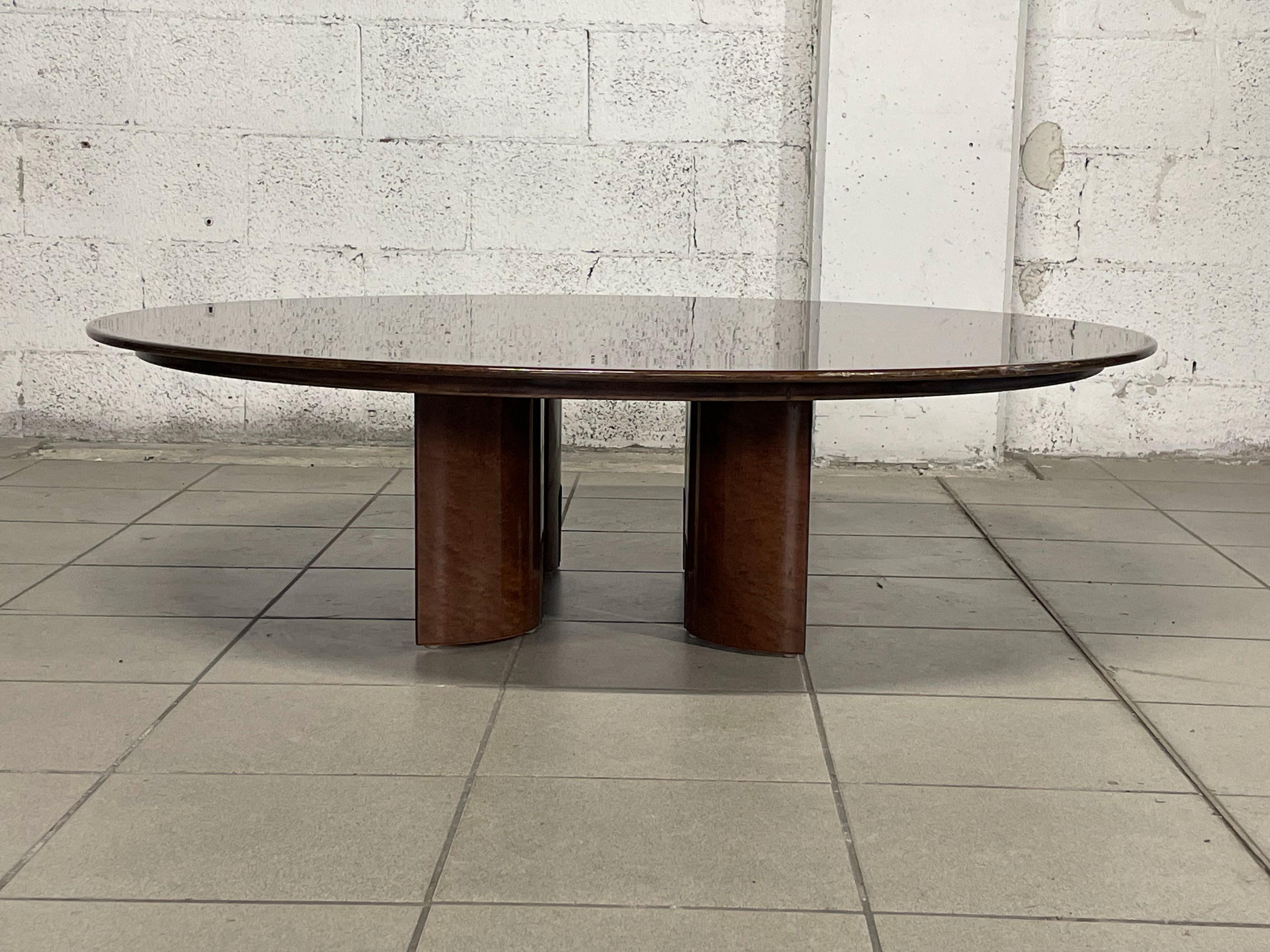 Late 20th Century 1980s living room table by Giovanni Offredi for Saporiti Italia For Sale