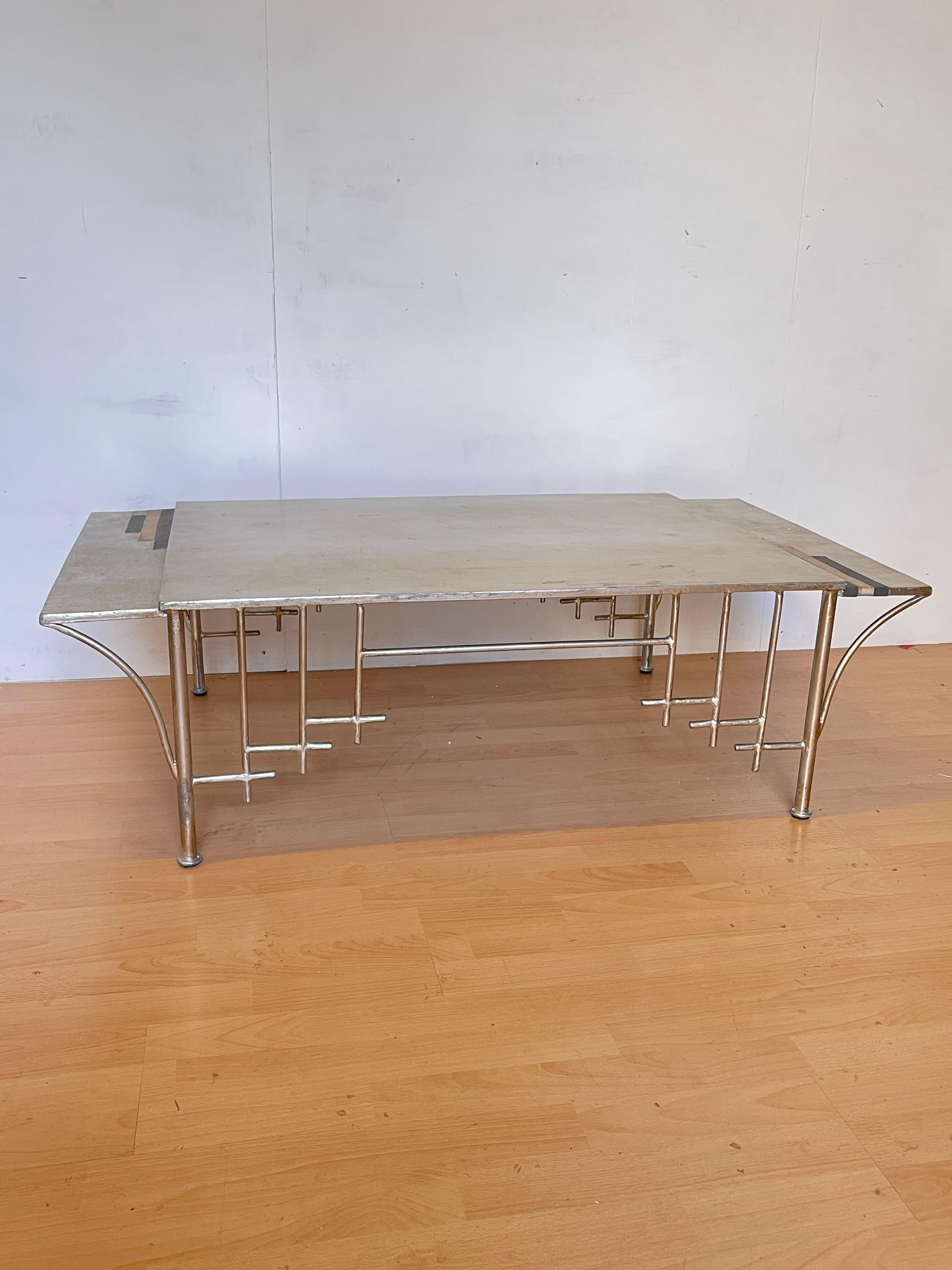 Table de salon moderne avec structure en acier argenté, lac de Côme, 1980 en vente 2