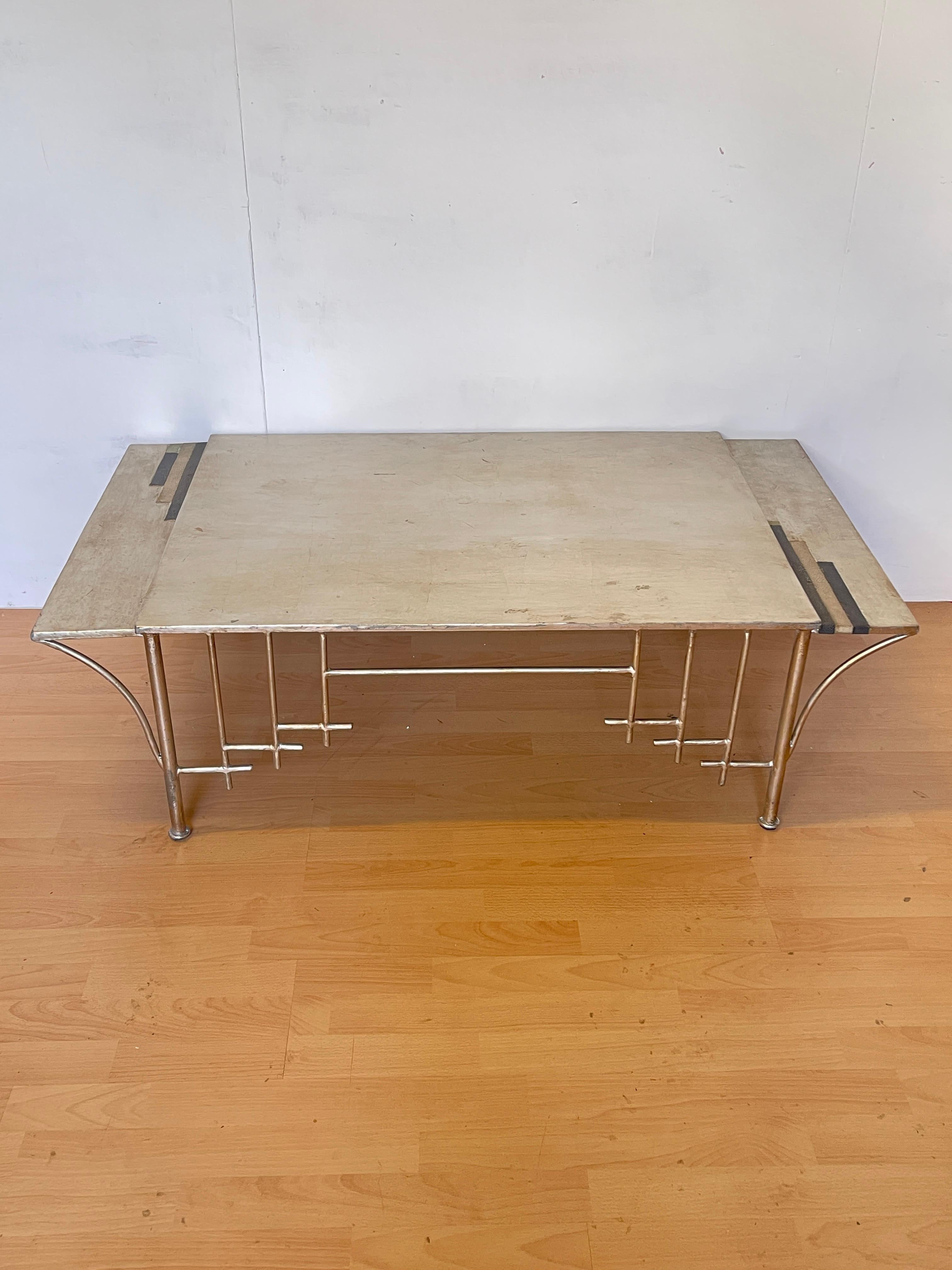 Table de salon moderne avec structure en acier argenté, lac de Côme, 1980 Excellent état - En vente à Cantù, IT
