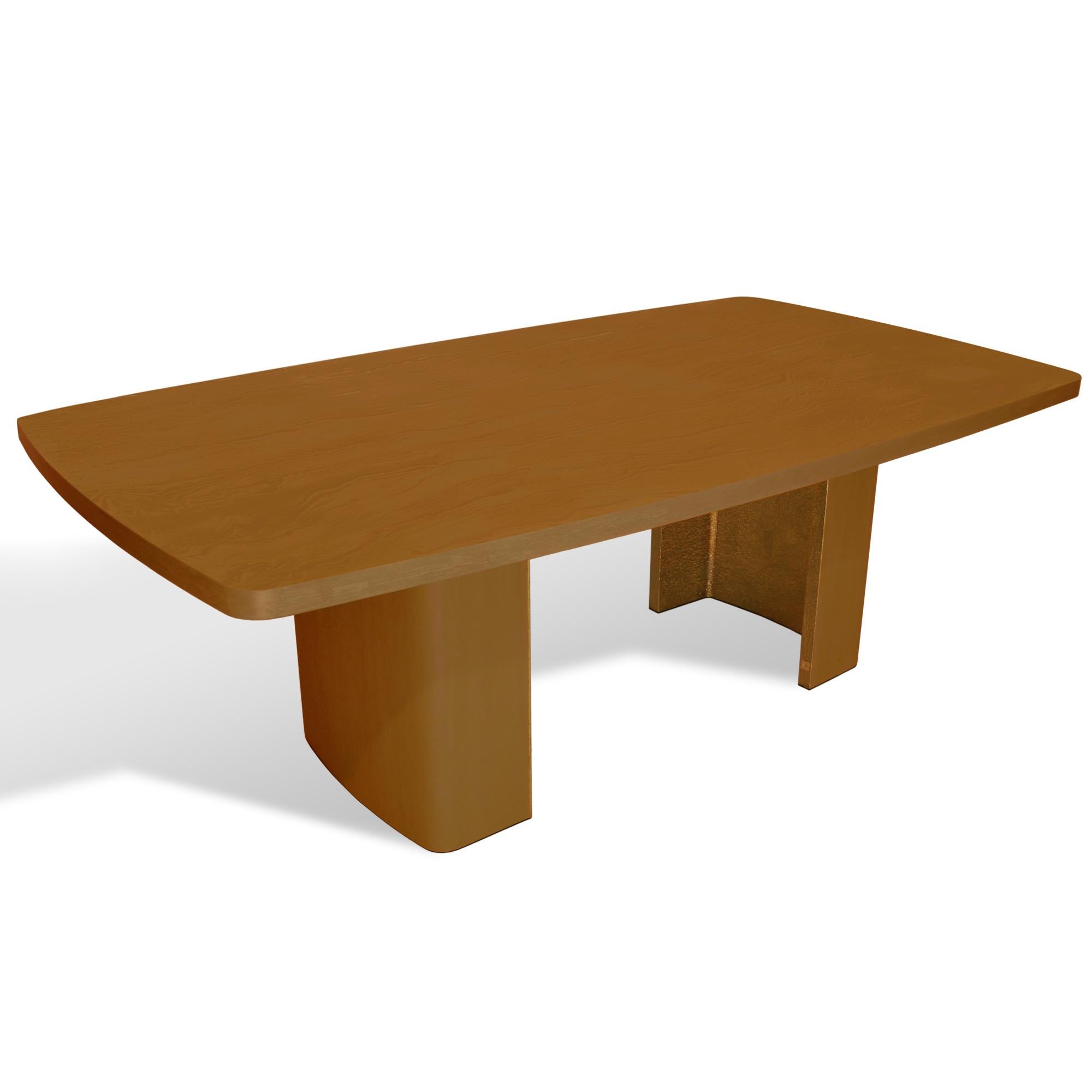Moderne Table texturée de couleur rouille et socles cuivrés faits à la main en vente