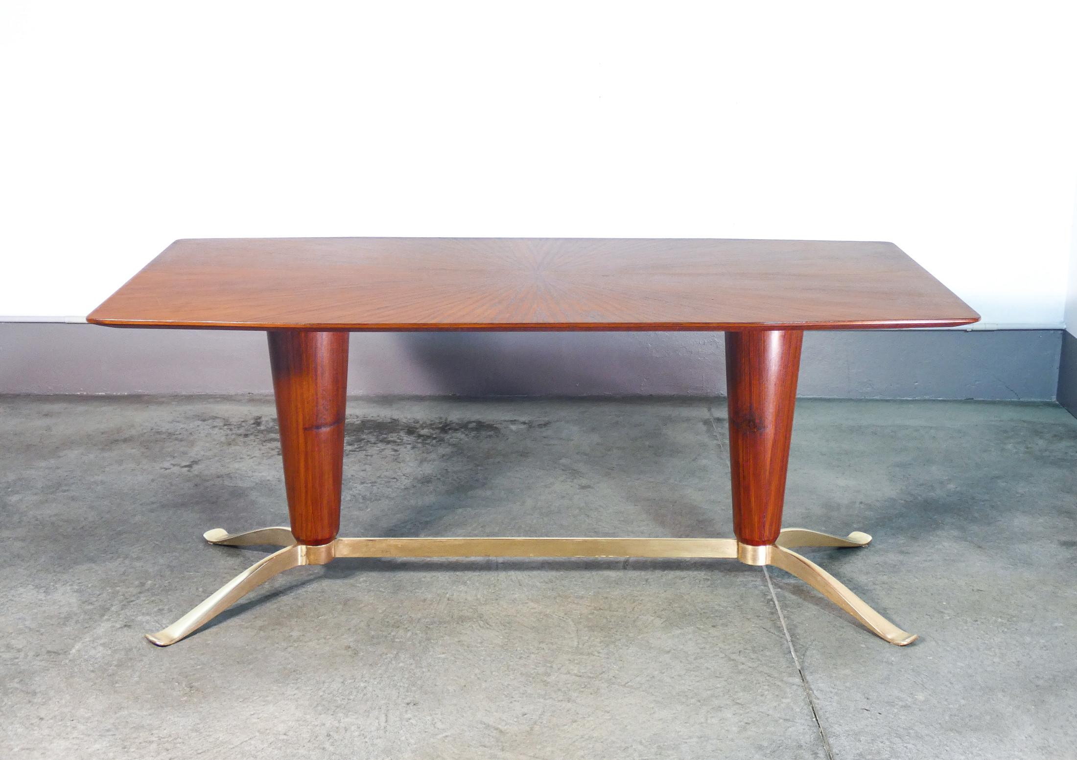 Italian design table from the 1940s attributed to the hand of Paolo BUFFA In Good Condition For Sale In Torino, IT