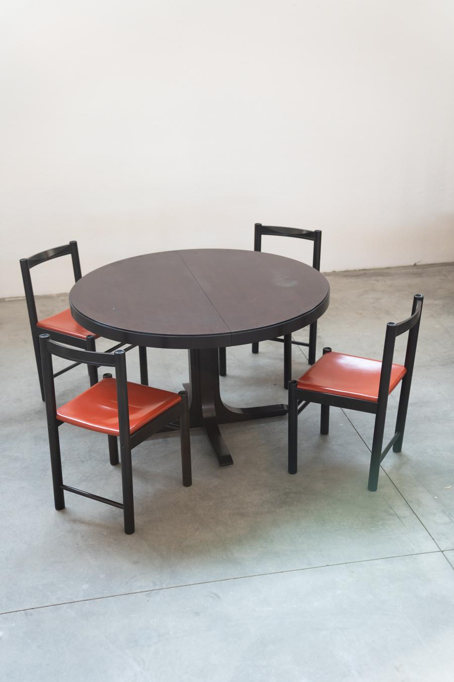 Tisch und 6 Stühle mod. IBISCO, 1970er/80er Jahre		 im Angebot 13