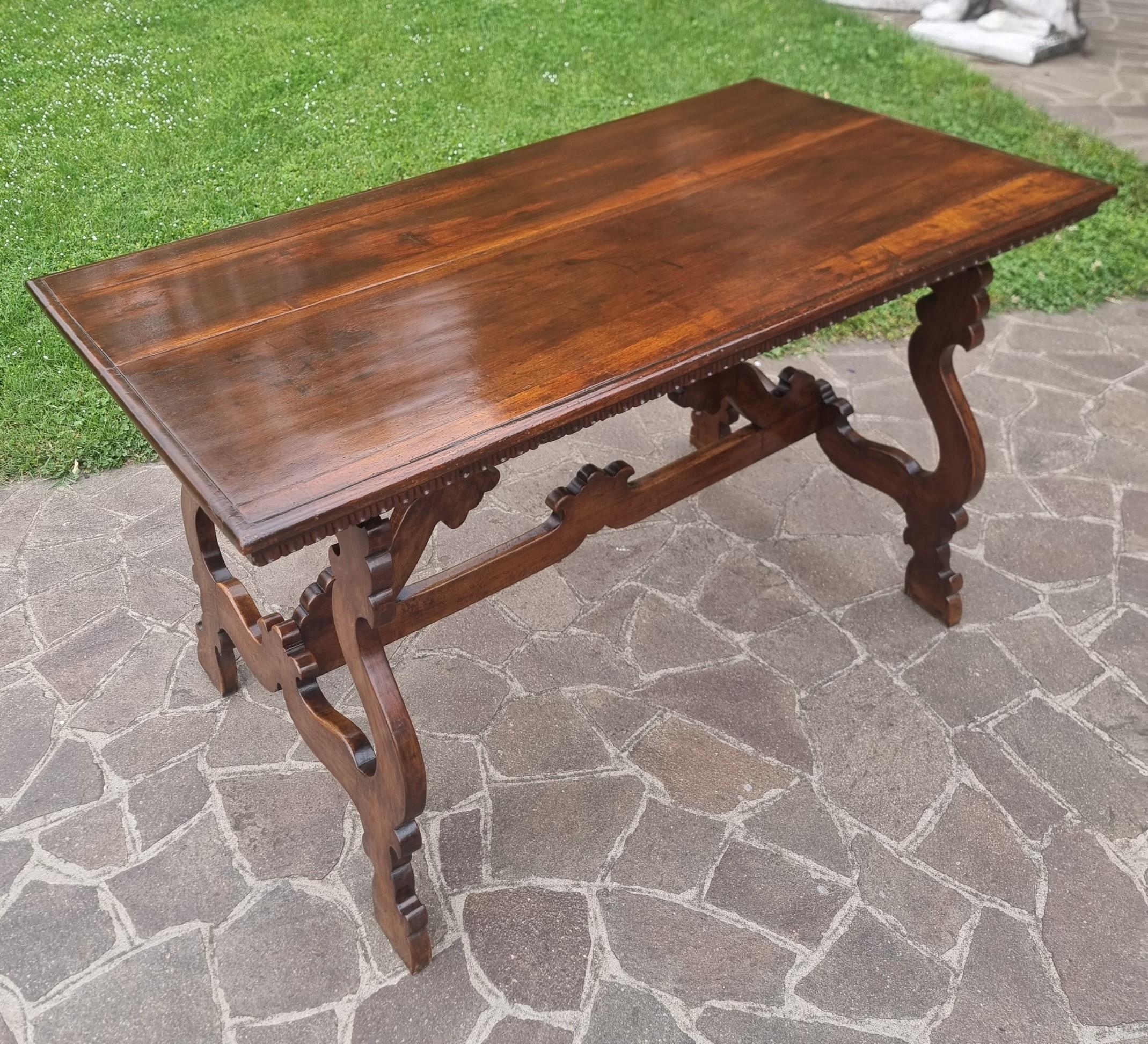Italian Walnut fratino table 800 grand class For Sale