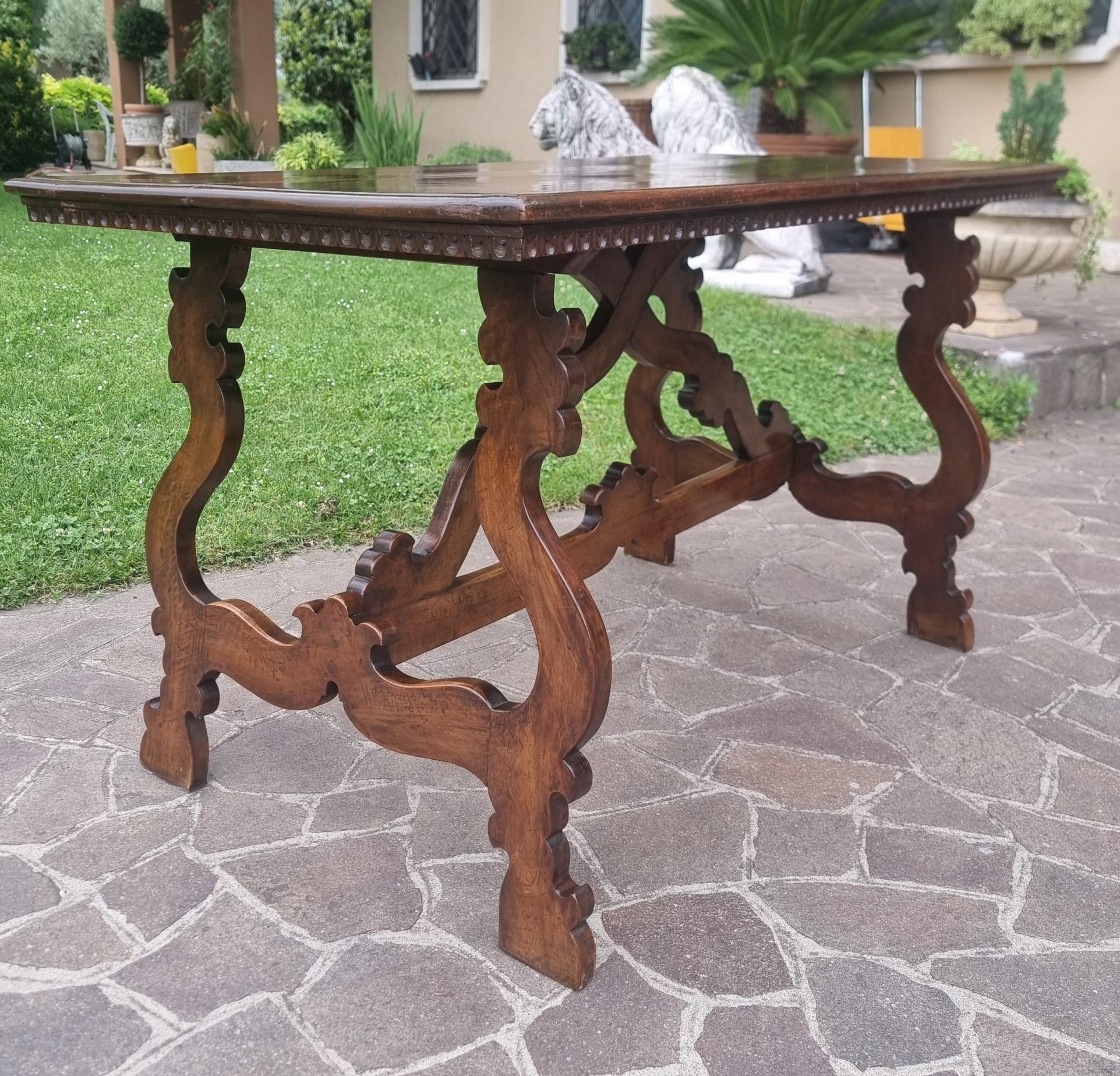 Walnut fratino table 800 grand class In Good Condition For Sale In Villa Verucchio, Emilia-Romagna