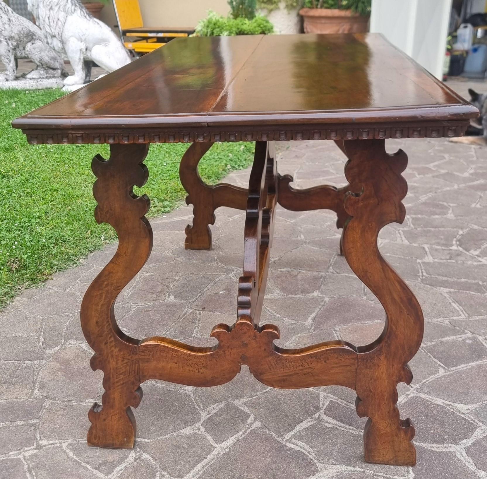 Walnut fratino table 800 grand class For Sale 1