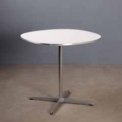 Tavolo Fritz Hansen anni 90 Design di Piet Hein & Bruno Matthson in formica