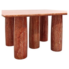 Tavolo "Il Colonnato" in travertino rosso persiano – M. Bellini per Cassina 70s
