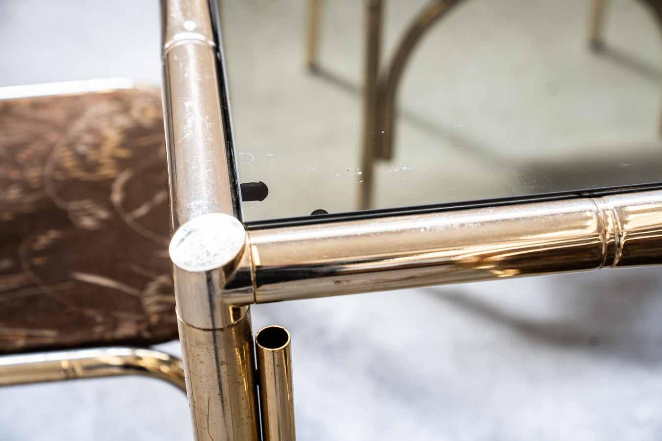 1970 Tavolo in Ferro Verniciato Oro E 4 Sedie Con Seduta E Schienale Originali (Baumwolle) im Angebot