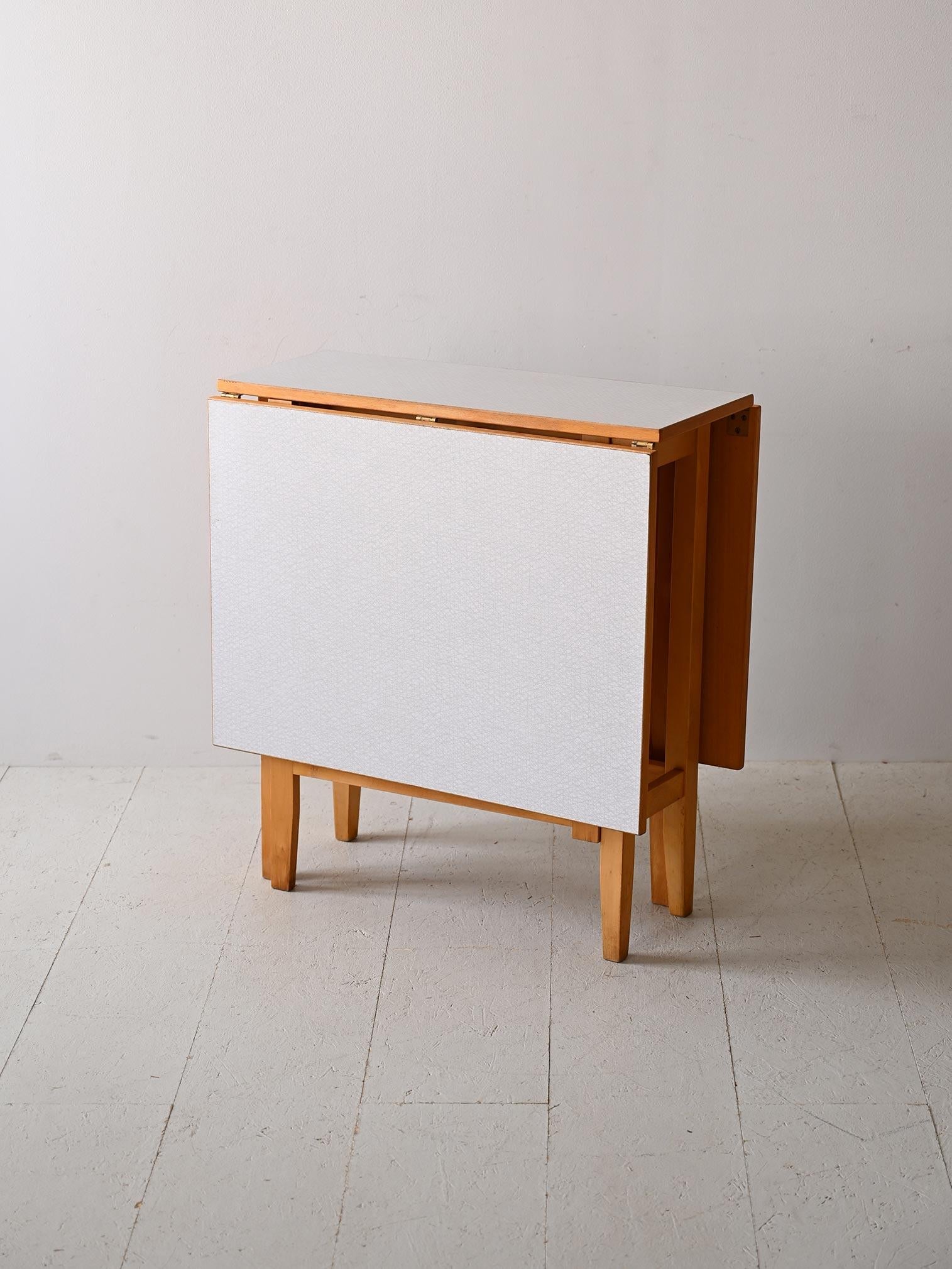 Mid-20th Century Retro extendable formica table For Sale