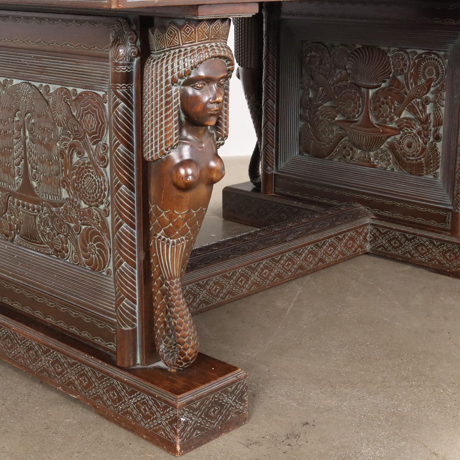 Mesa de madera tallada de estilo étnico Tallado en venta