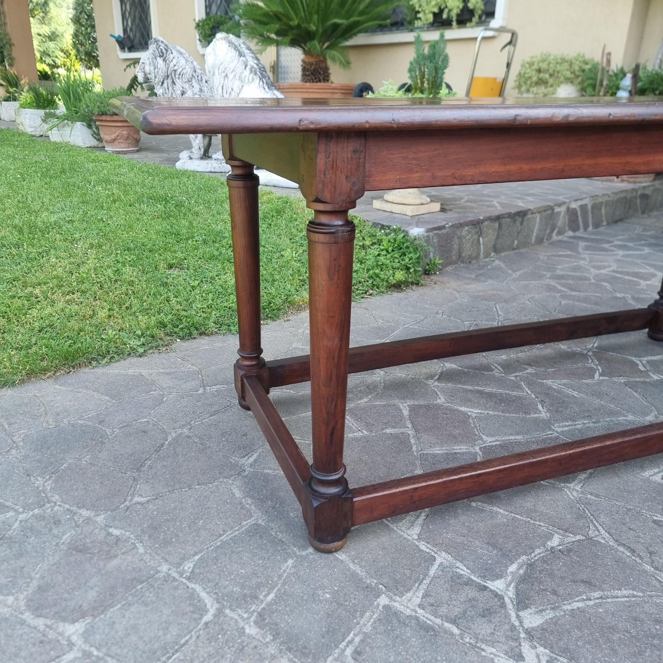 Mesa Direttorio de nogal lombardo de finales del siglo XVIII Nogal en venta