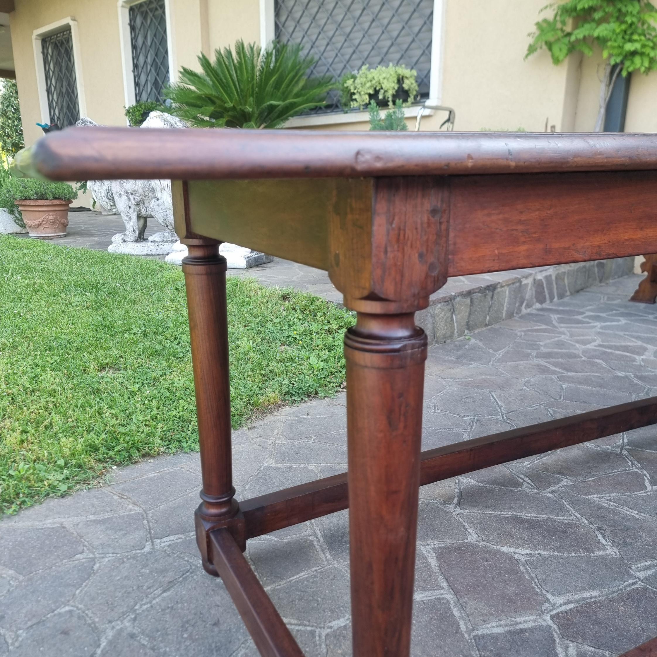 Mesa Direttorio de nogal lombardo de finales del siglo XVIII en venta 1