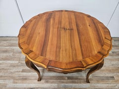 Tisch im Barockstil aus geschnitztem Nussbaumholz mit seitlichen Schubladen, 1960
