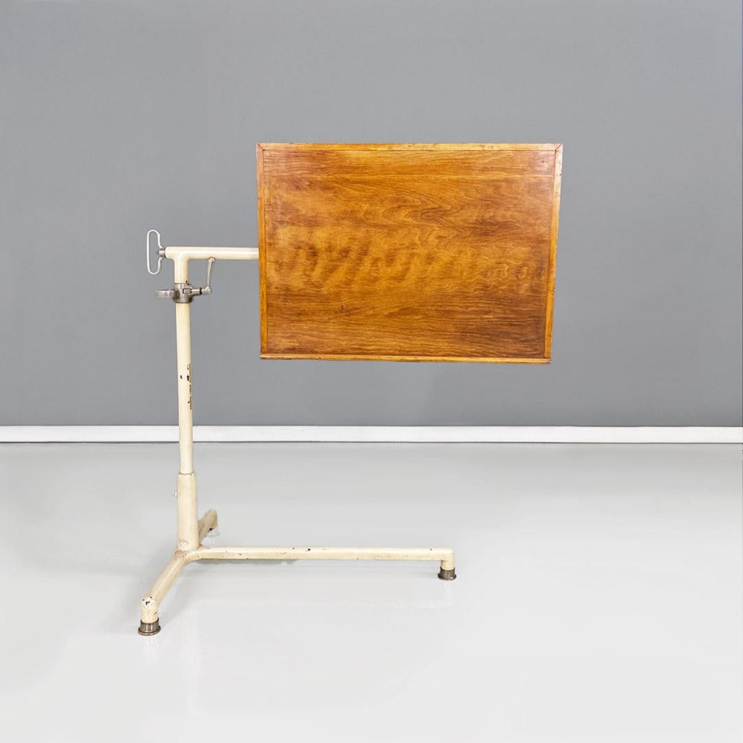 Italian Table de travail industrielle réglable en fer et en bois, vers 1960 en vente