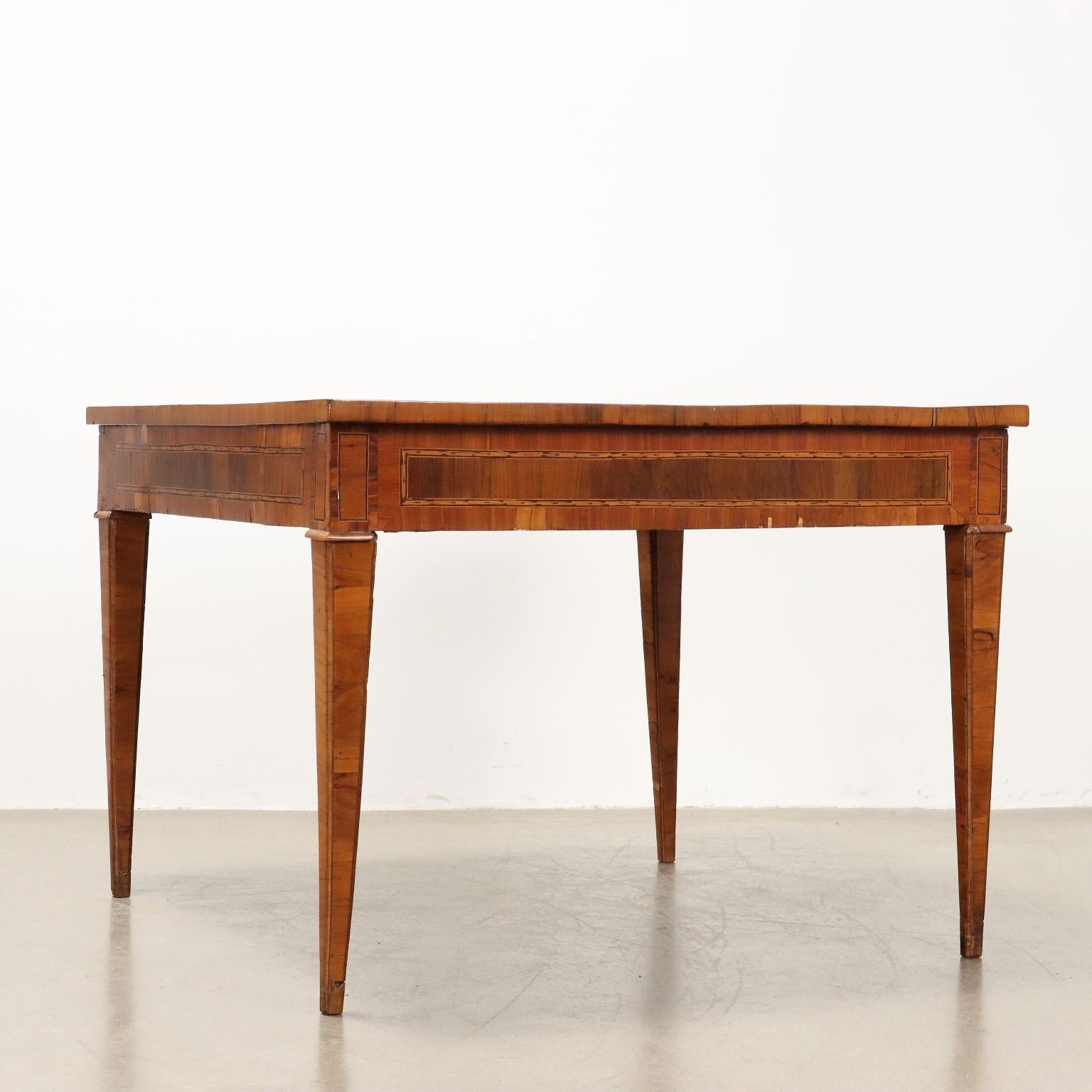 Neoclassical inlaid table Emilia Last Quarter 18th Century For Sale 3
