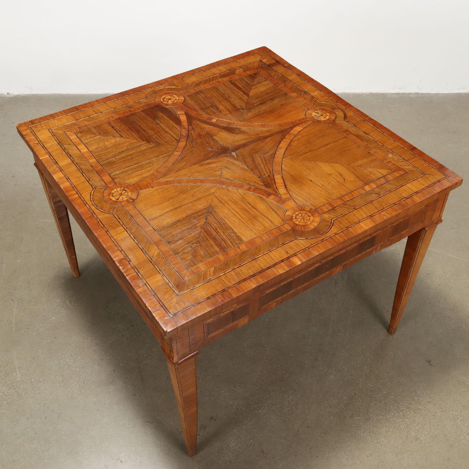Neoclassical inlaid table Emilia Last Quarter 18th Century For Sale 1