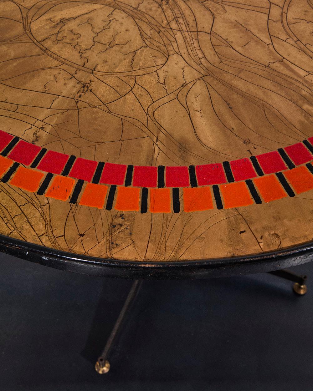 Table italienne des années 1950 avec plateau en cuivre émaillé 1