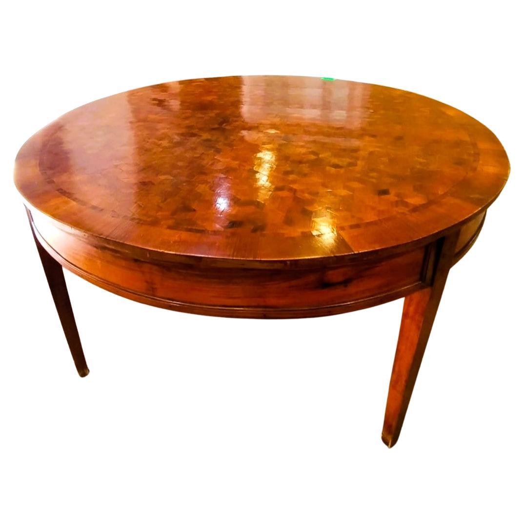 Tavolo Luigi XVI dei primi 1800 décore une marqueterie géométrique en vente
