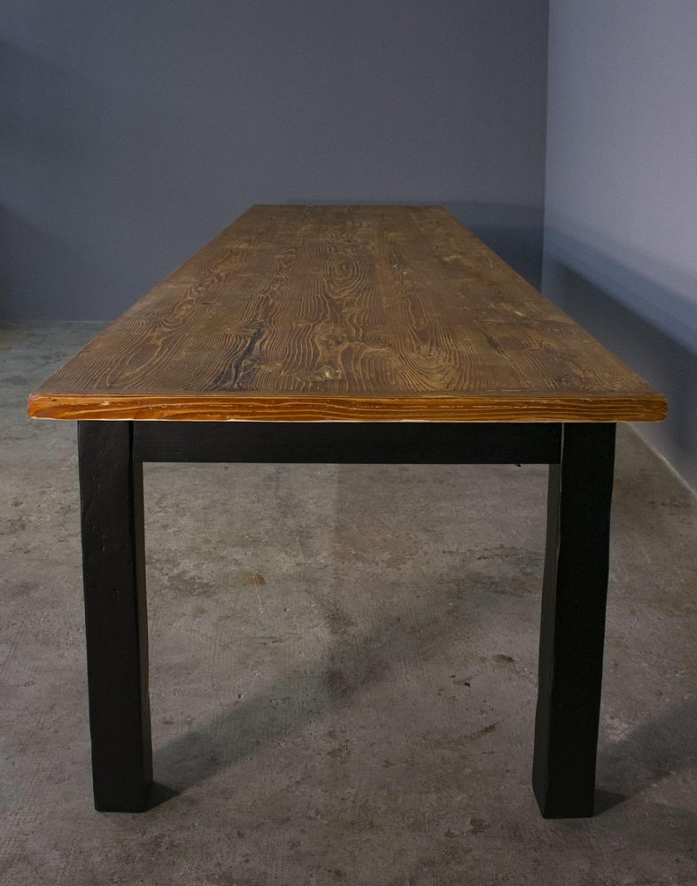 Brushed spruce long table, 1970 In Good Condition For Sale In Manzano, IT