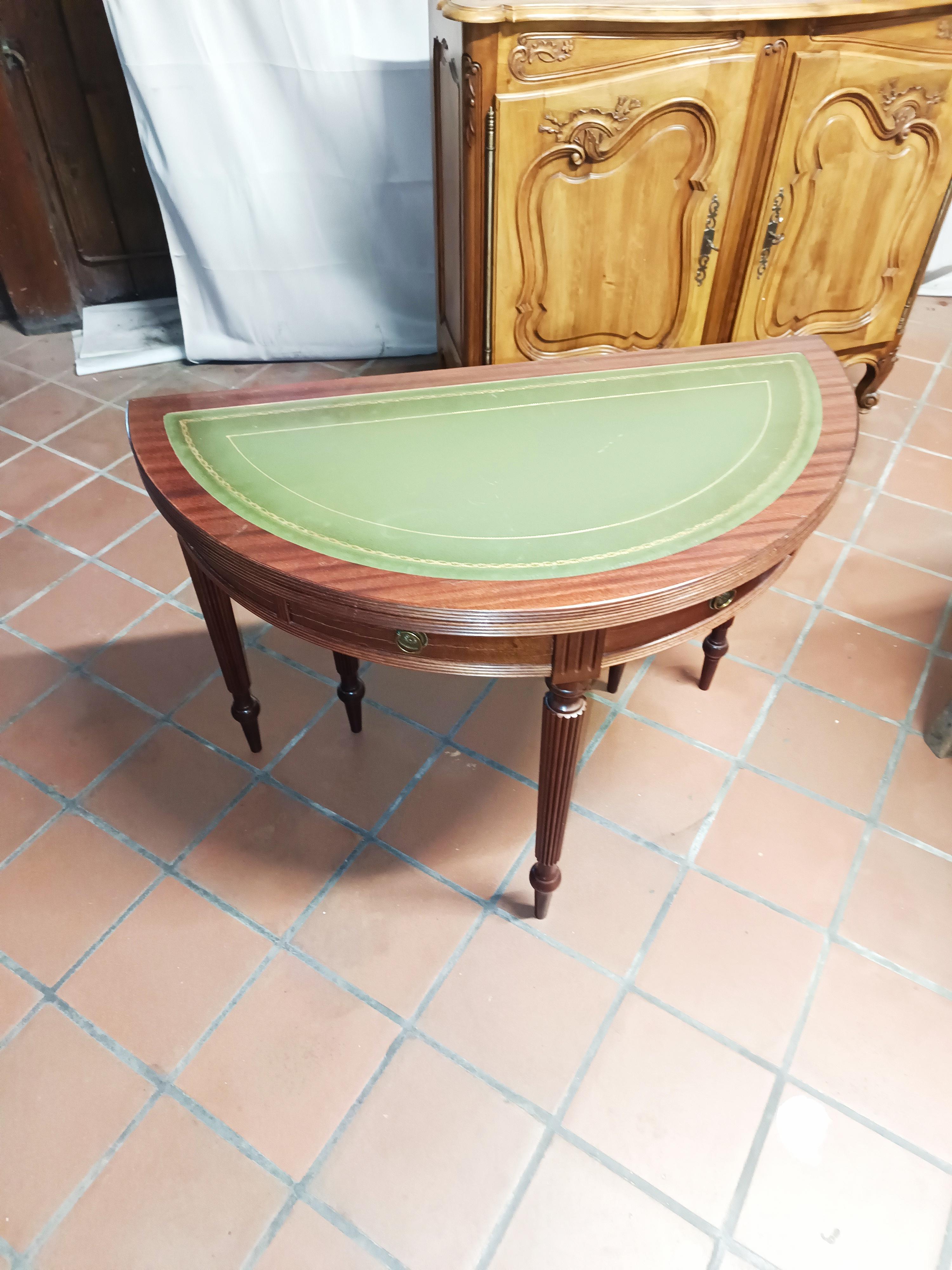 Table demi-lune Louis XIV avec cuir vert ouvrable Excellent état - En vente à Guazzora, IT