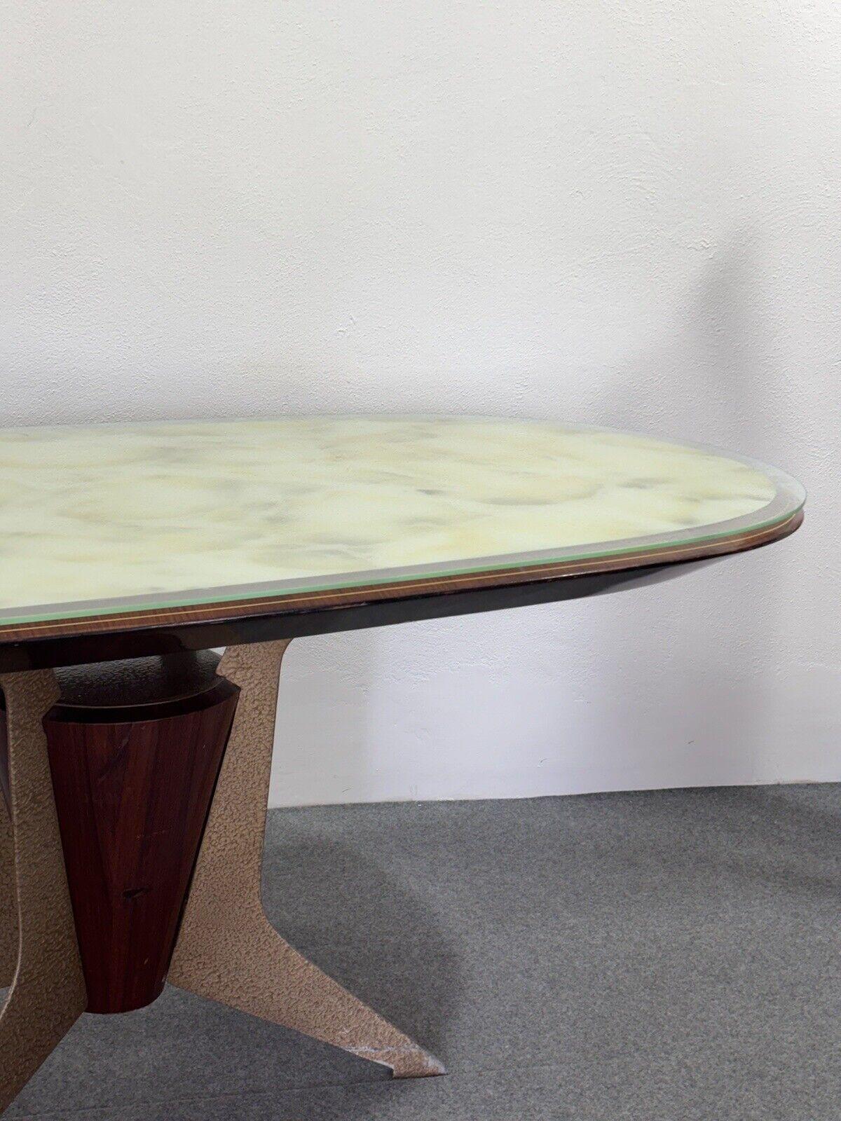 Mid-20th Century Table du milieu du siècle en bois de rose et métal émaillé Design en vente