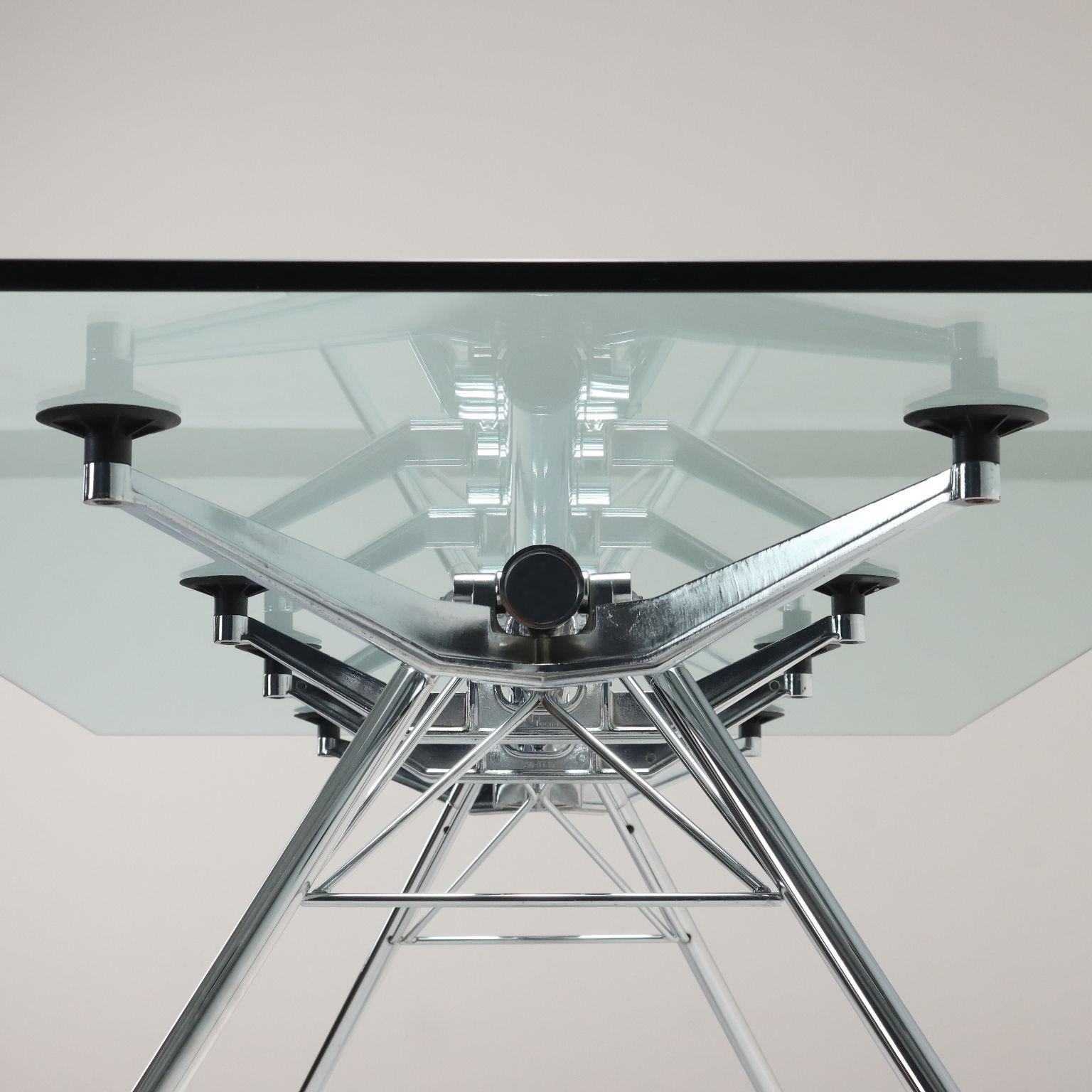 Modern Tavolo modello 'Nomos' di Norman Foster per Tecno anni 90 For Sale