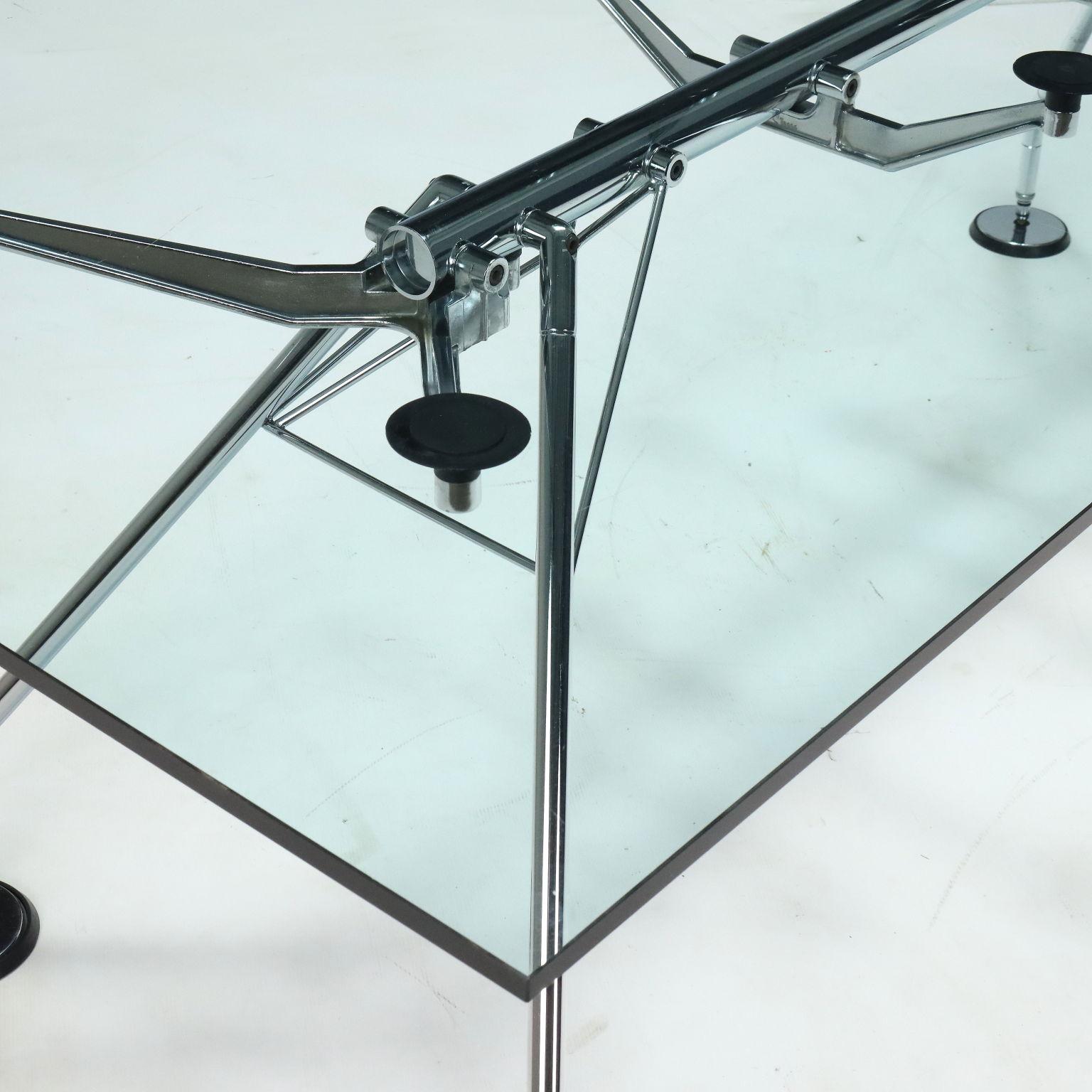 Tavolo modello 'Nomos' di Norman Foster per Tecno anni 90 In Excellent Condition For Sale In Milano, IT