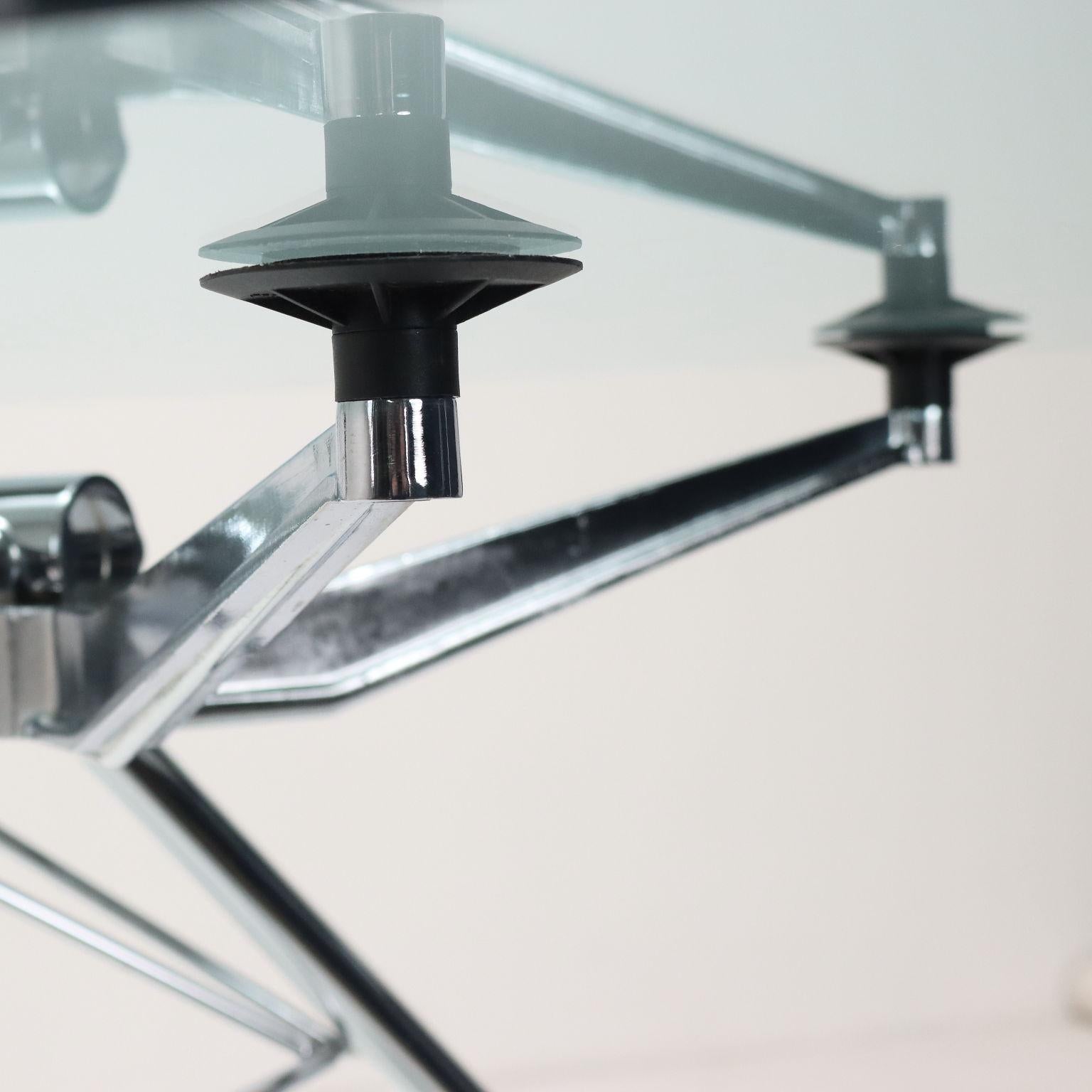 Metal Tavolo modello 'Nomos' di Norman Foster per Tecno anni 90 For Sale