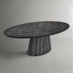 Tavolo Nero Ovale in legno con decorazione materica manuale fatta in Italia