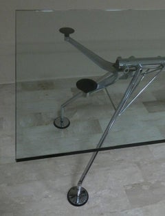Tavolo Nomos di Norman Foster per Tecno, anni '80