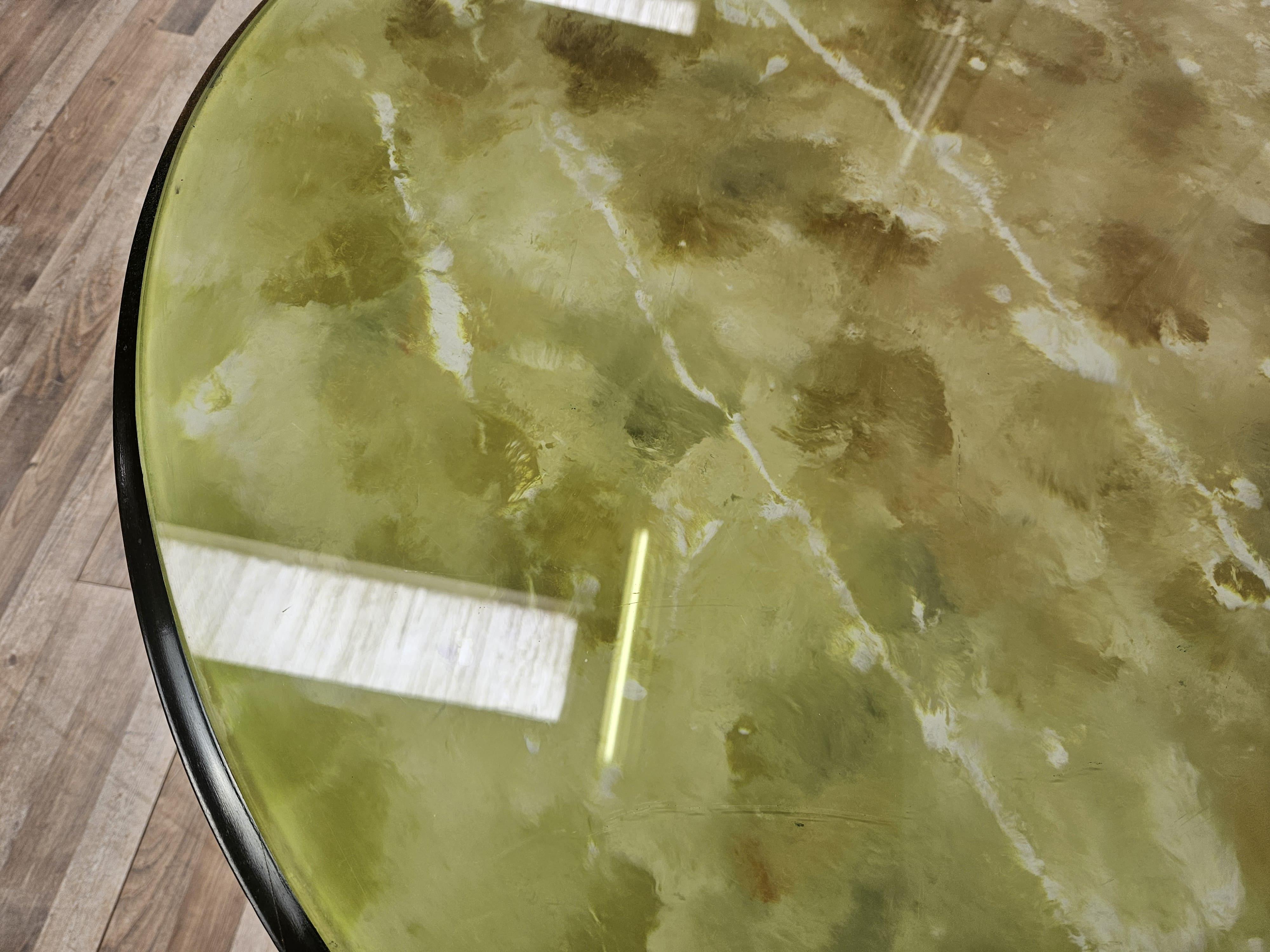 Tavolo ovale anni '50 in mogano e ottone con piano in vetro en vente 2
