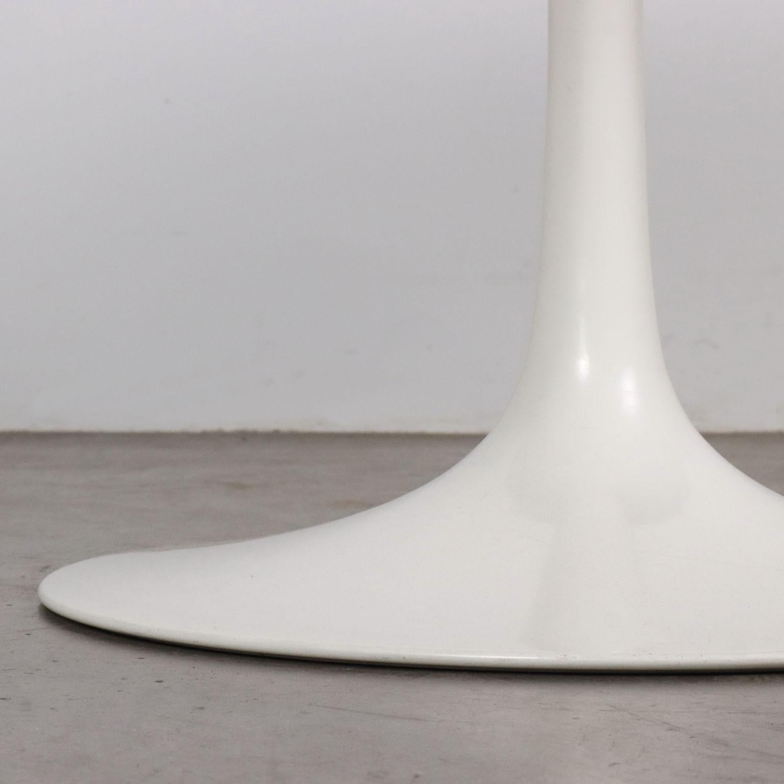 Mesa ovalada 'Tulip' de Eero Saarinen para Knoll años 70-80 Aluminio en venta