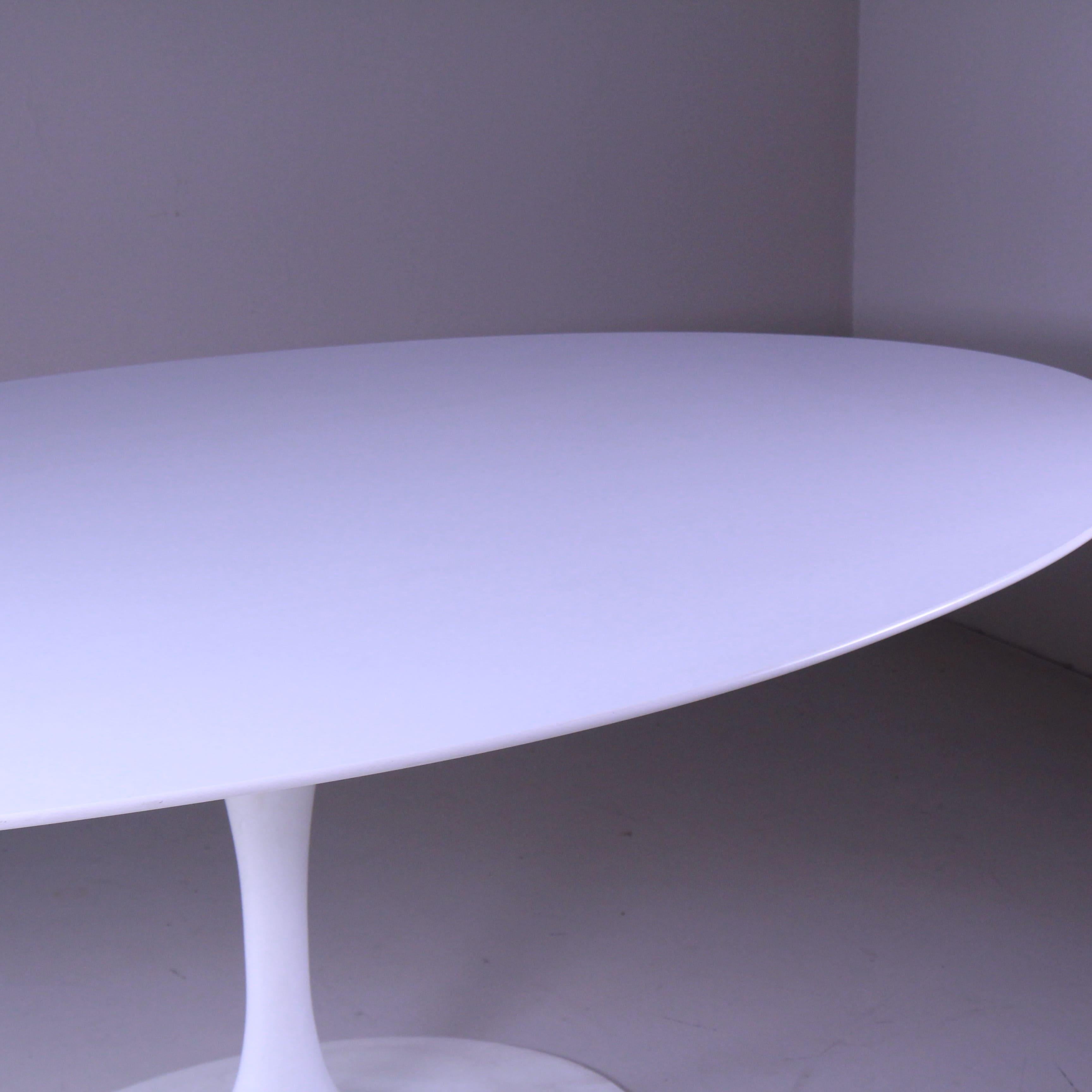 Tavolo ovale “Tulip”, Eero Saarinen, Knoll 3